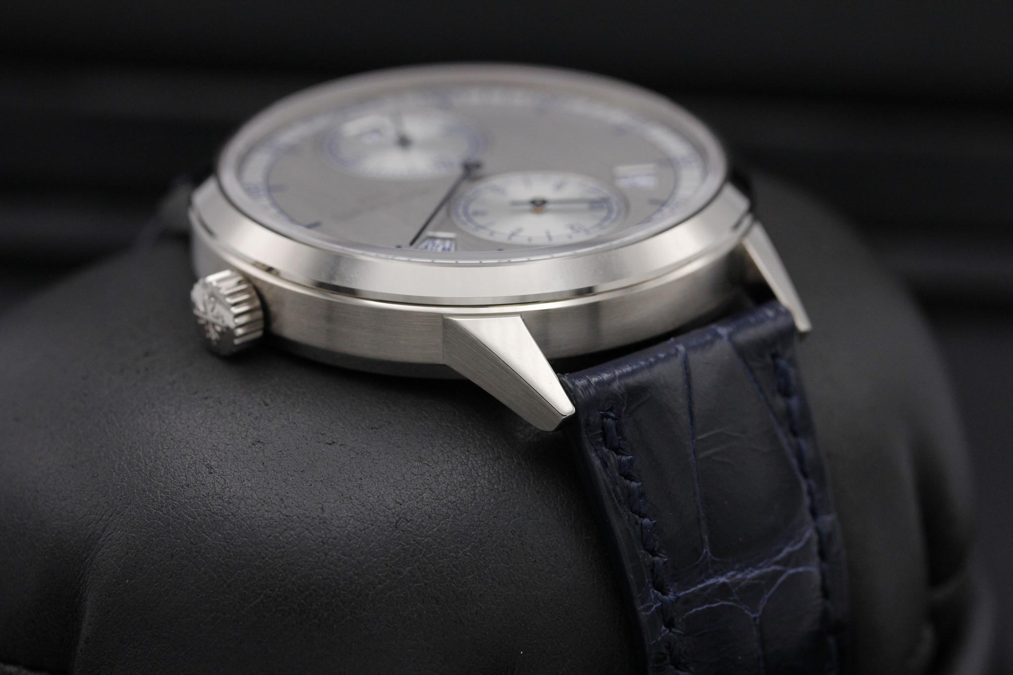 Watch Image 4