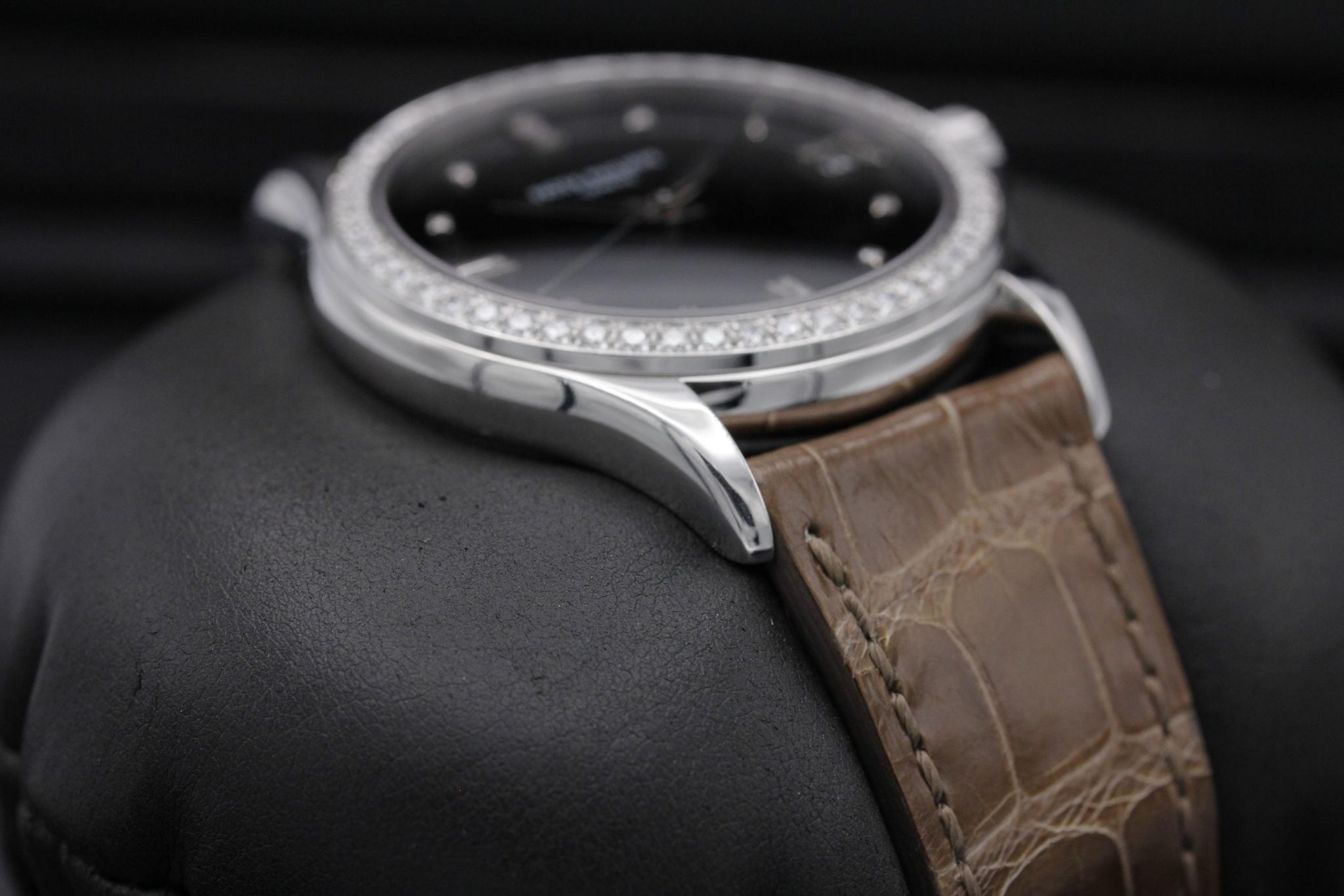 Watch Image 6