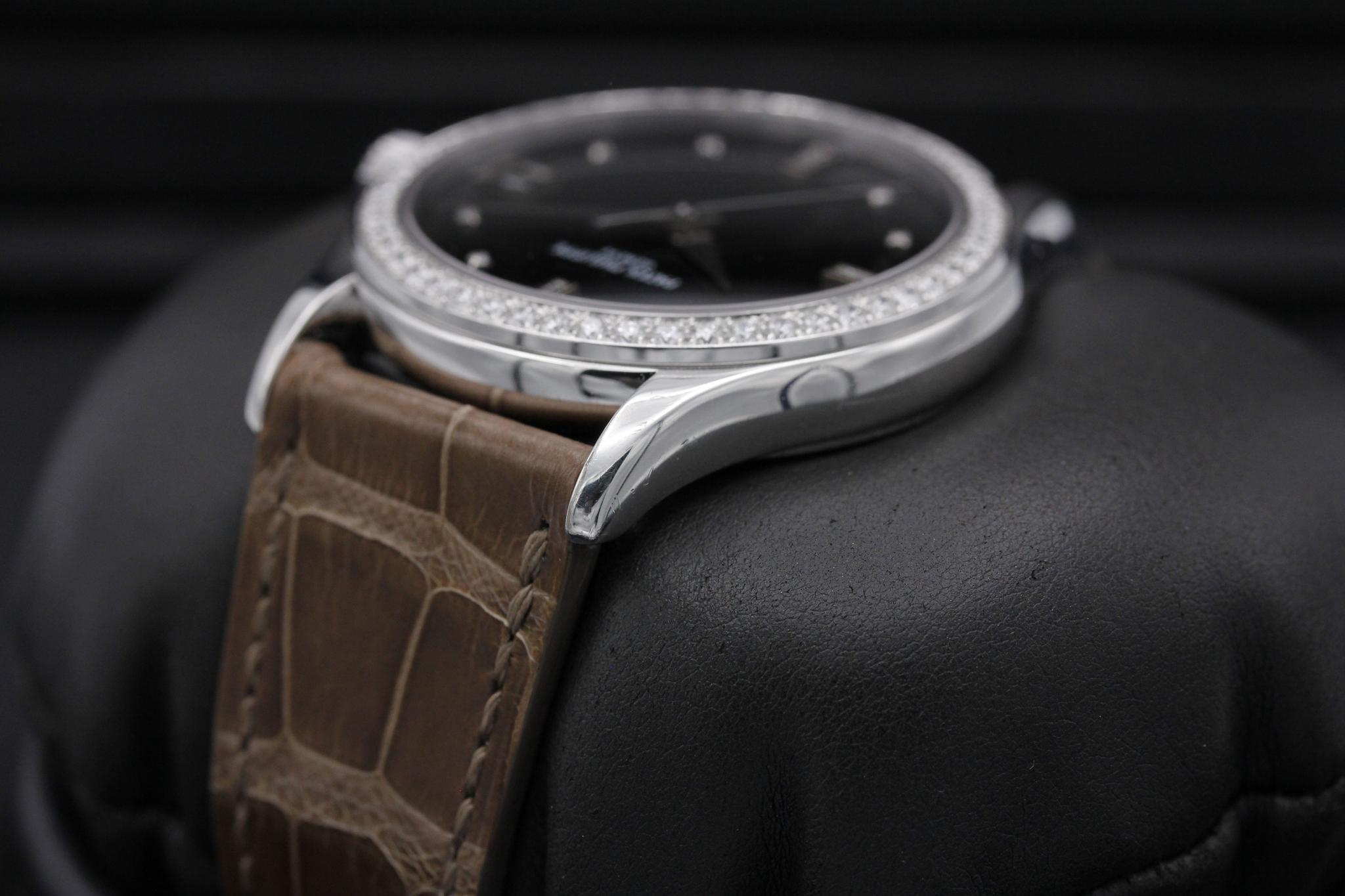 Watch Image 5
