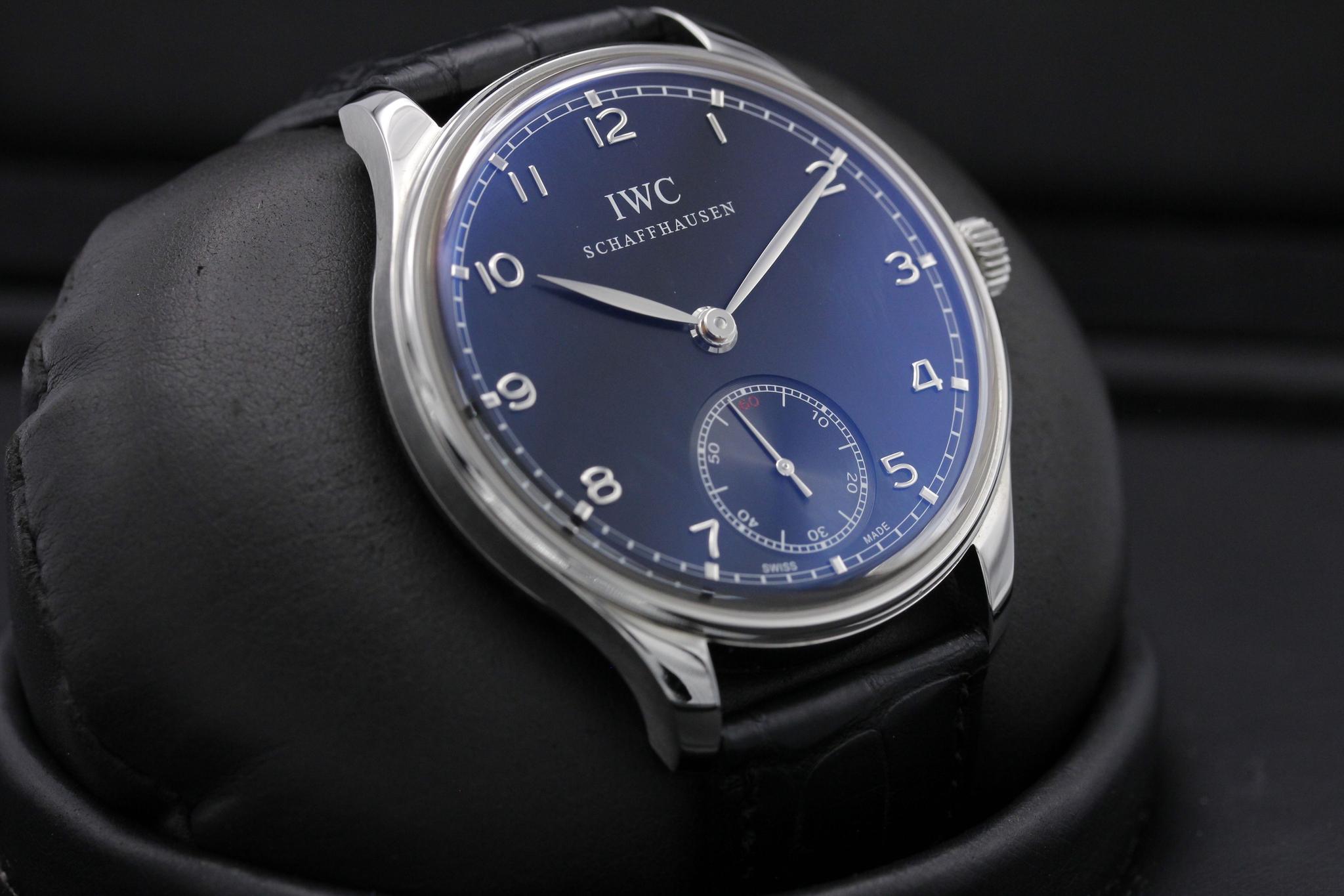 Watch Image 10