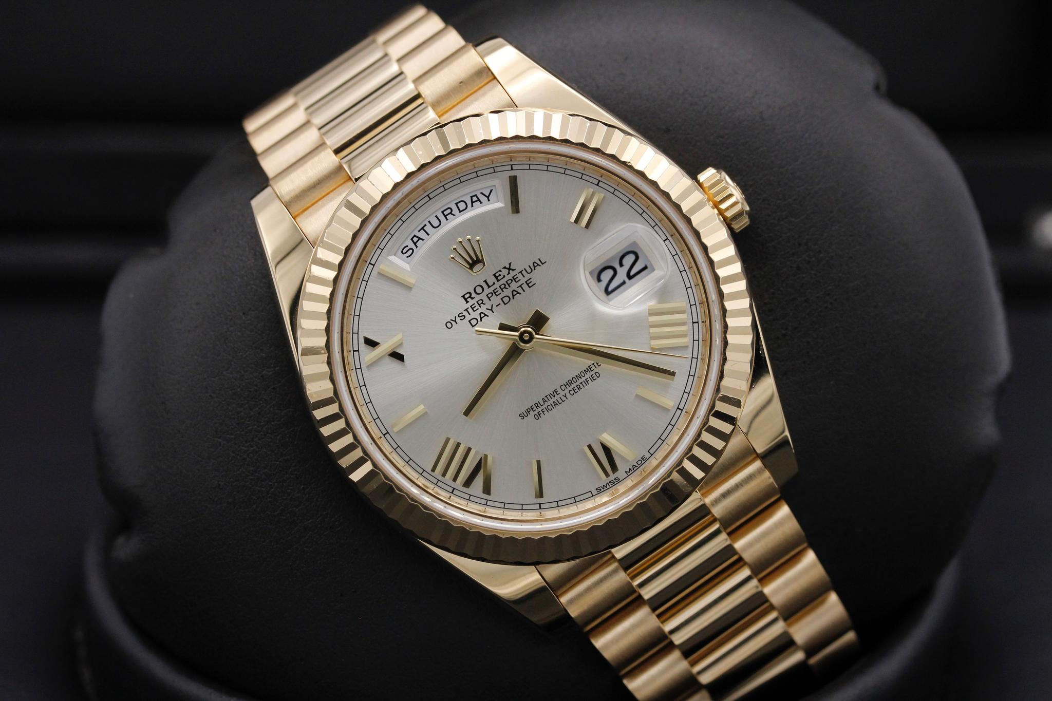Watch Image 9