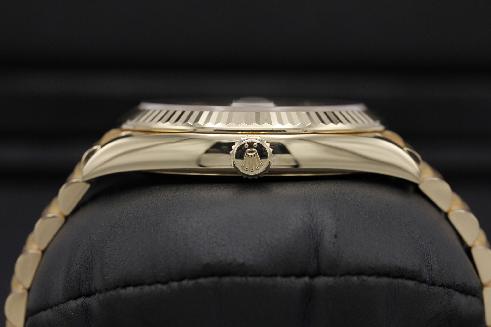 Watch Image 3