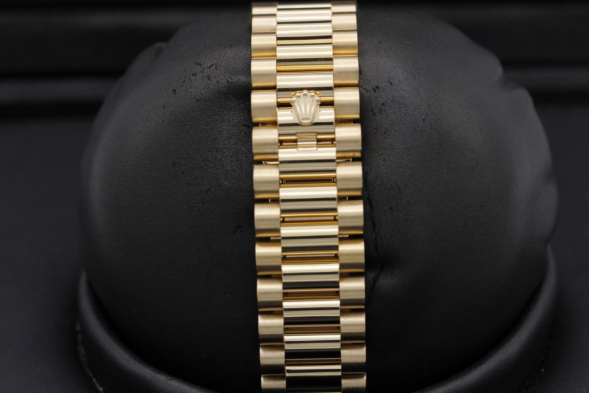 Watch Image 8