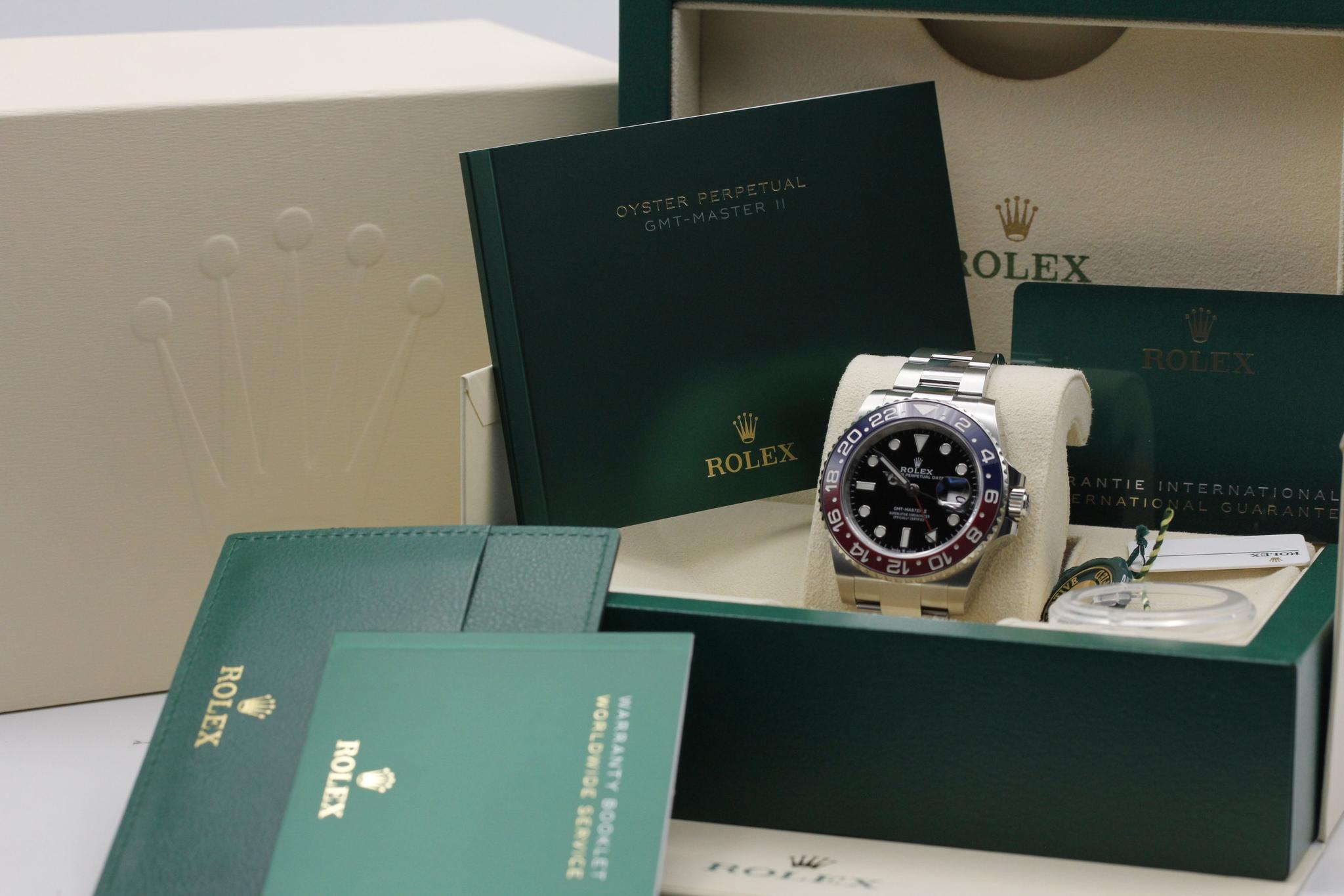 Watch Image 11