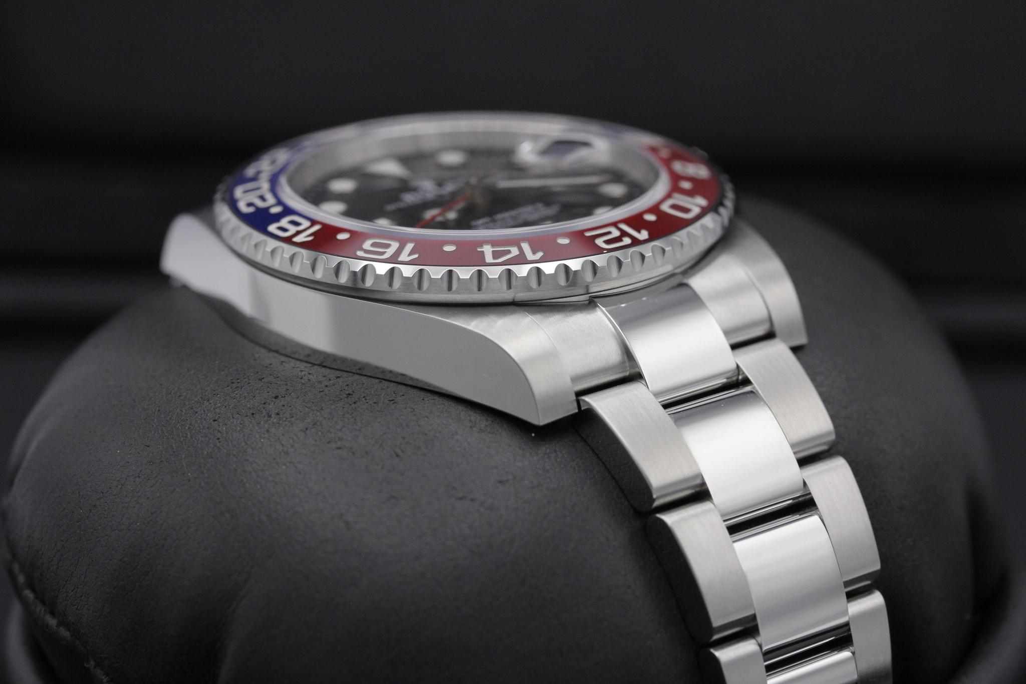 Watch Image 6