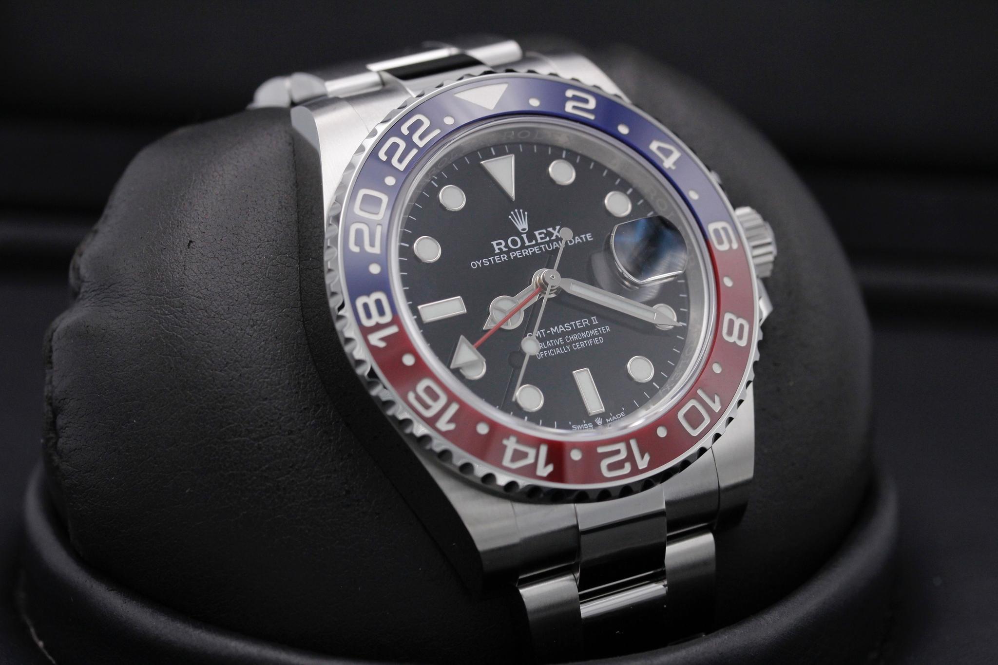 Watch Image 10