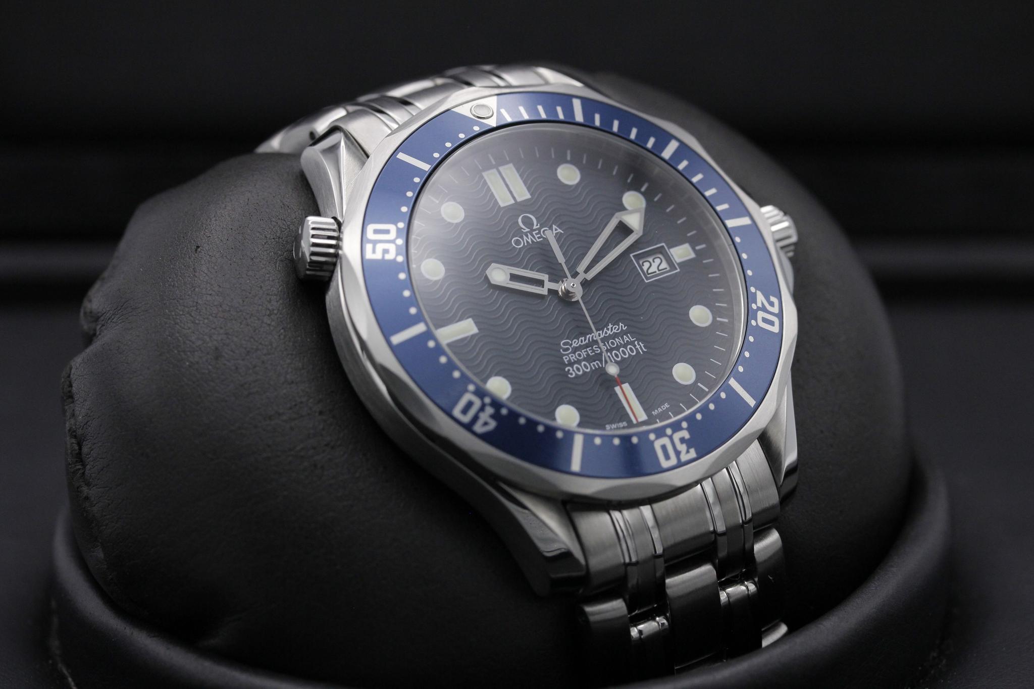 Watch Image 10