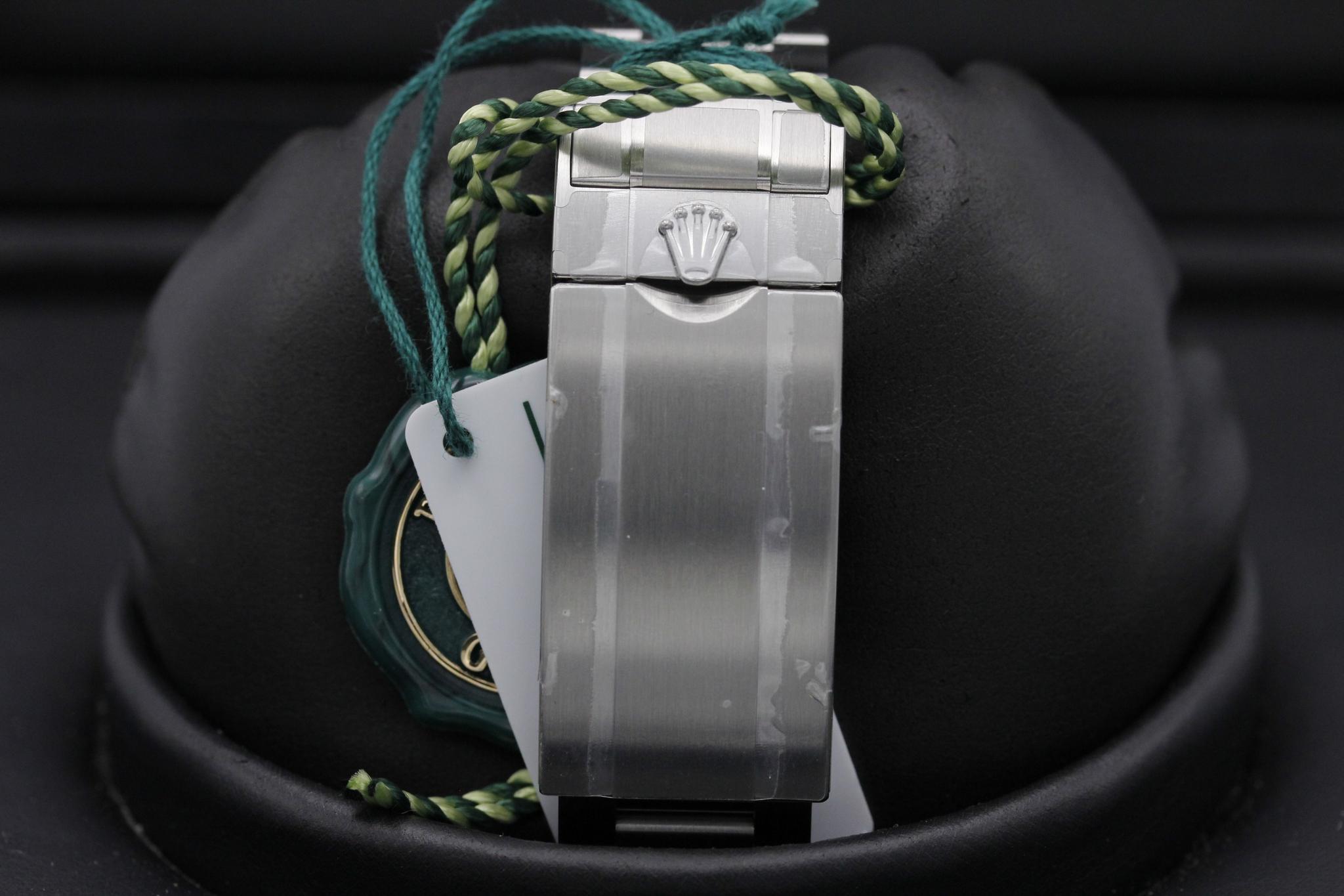 Watch Image 8