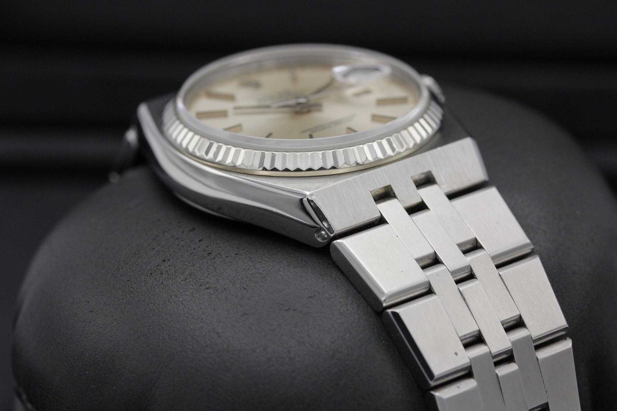 Watch Image 6