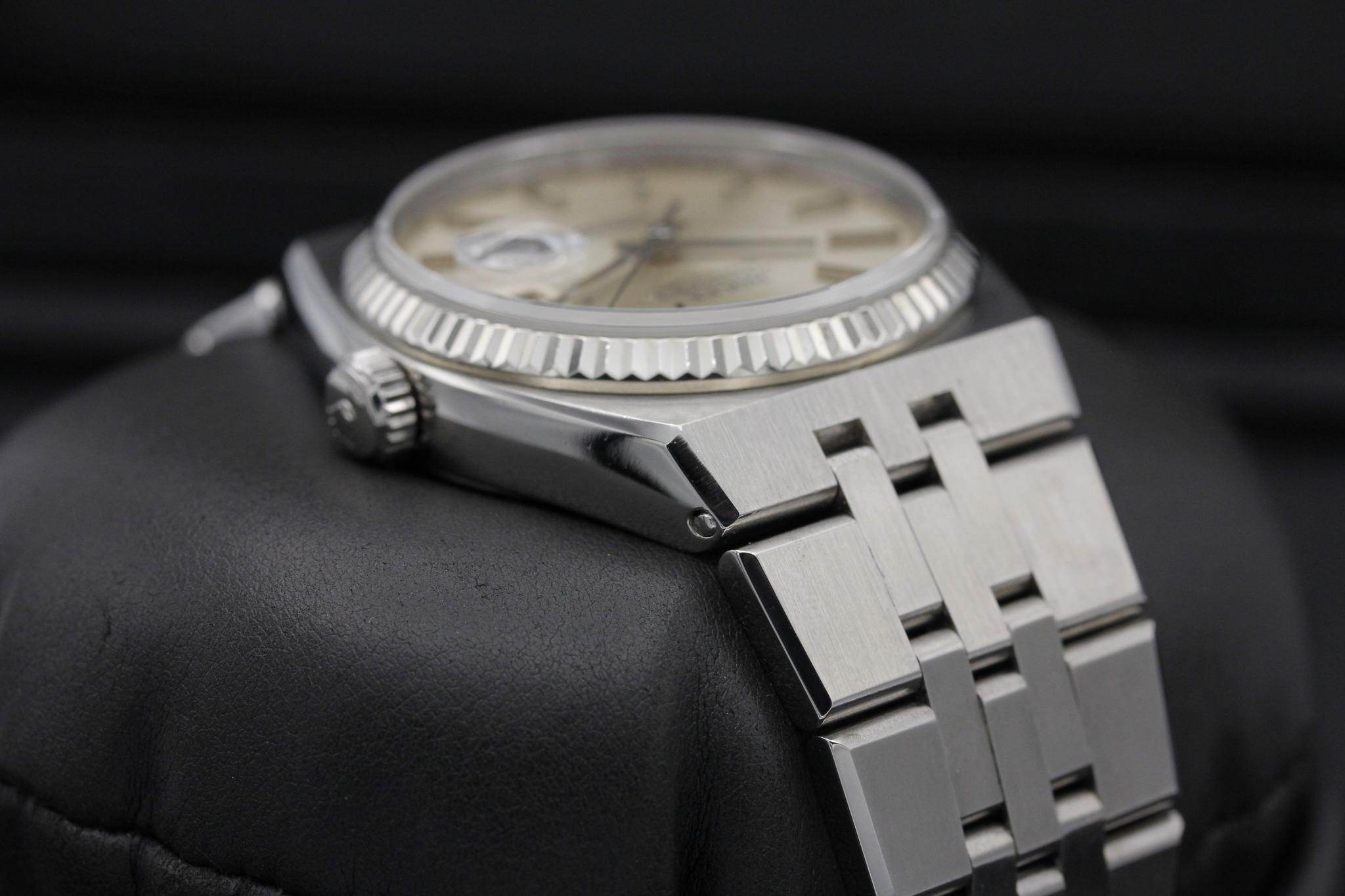 Watch Image 4