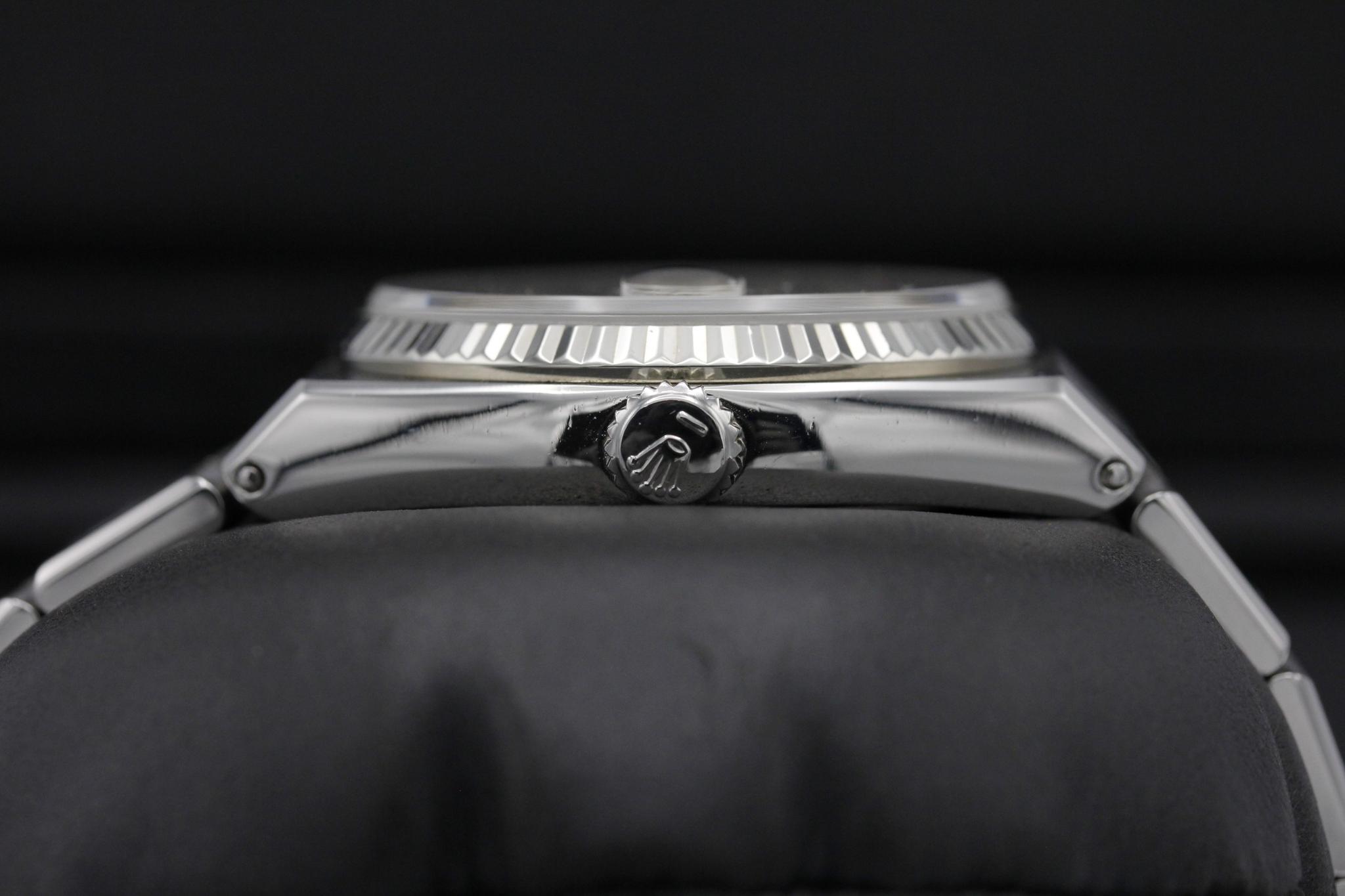 Watch Image 3