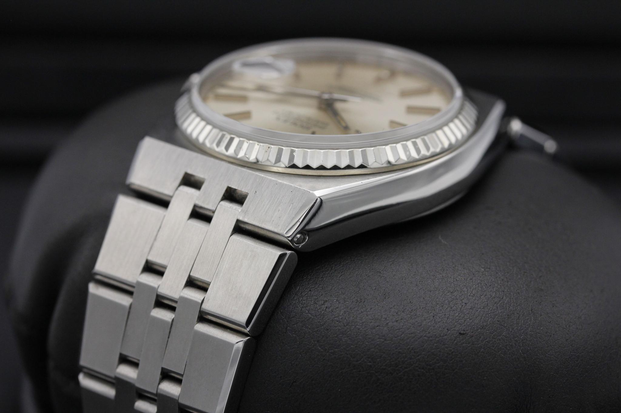 Watch Image 5