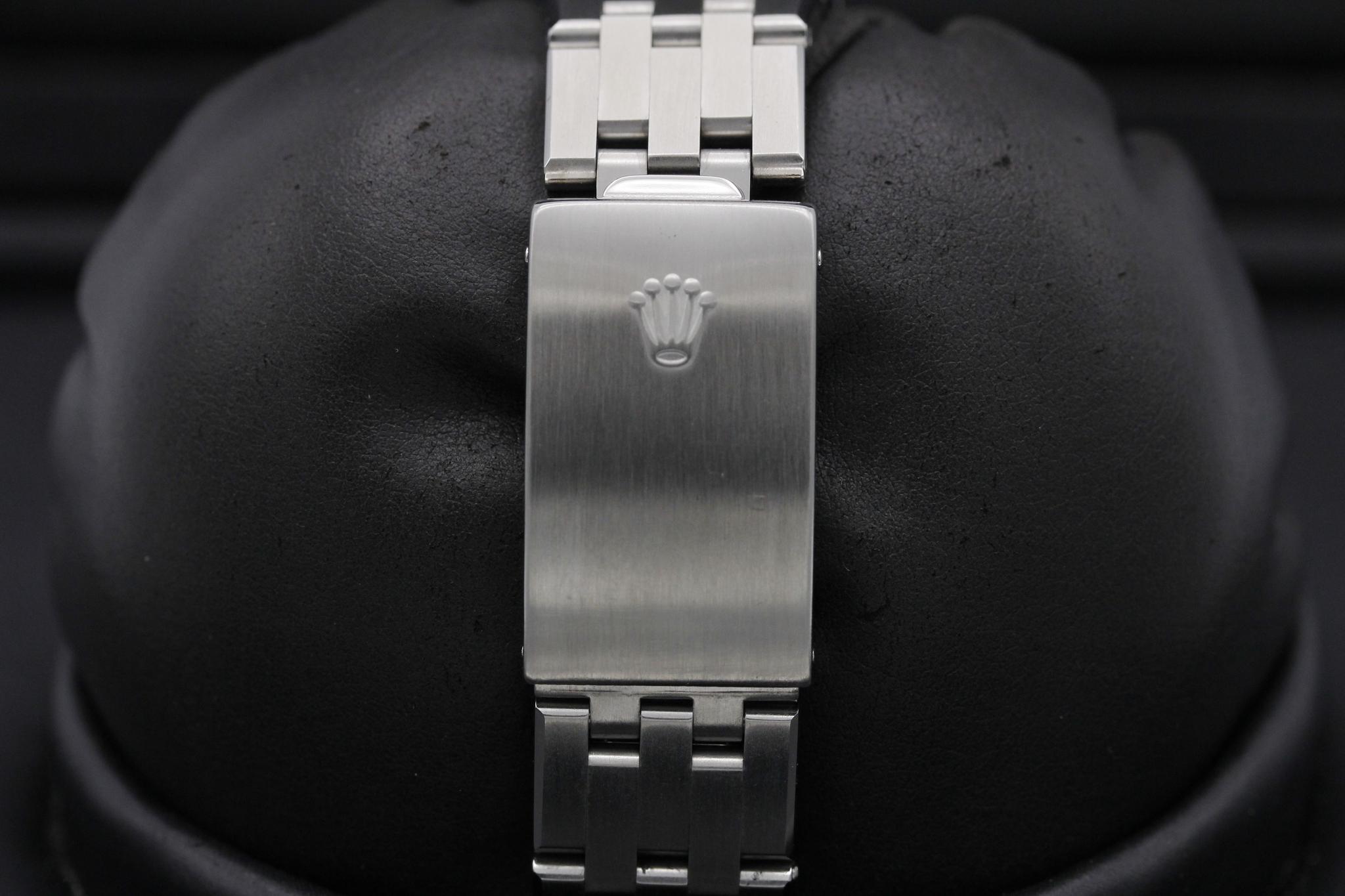 Watch Image 11