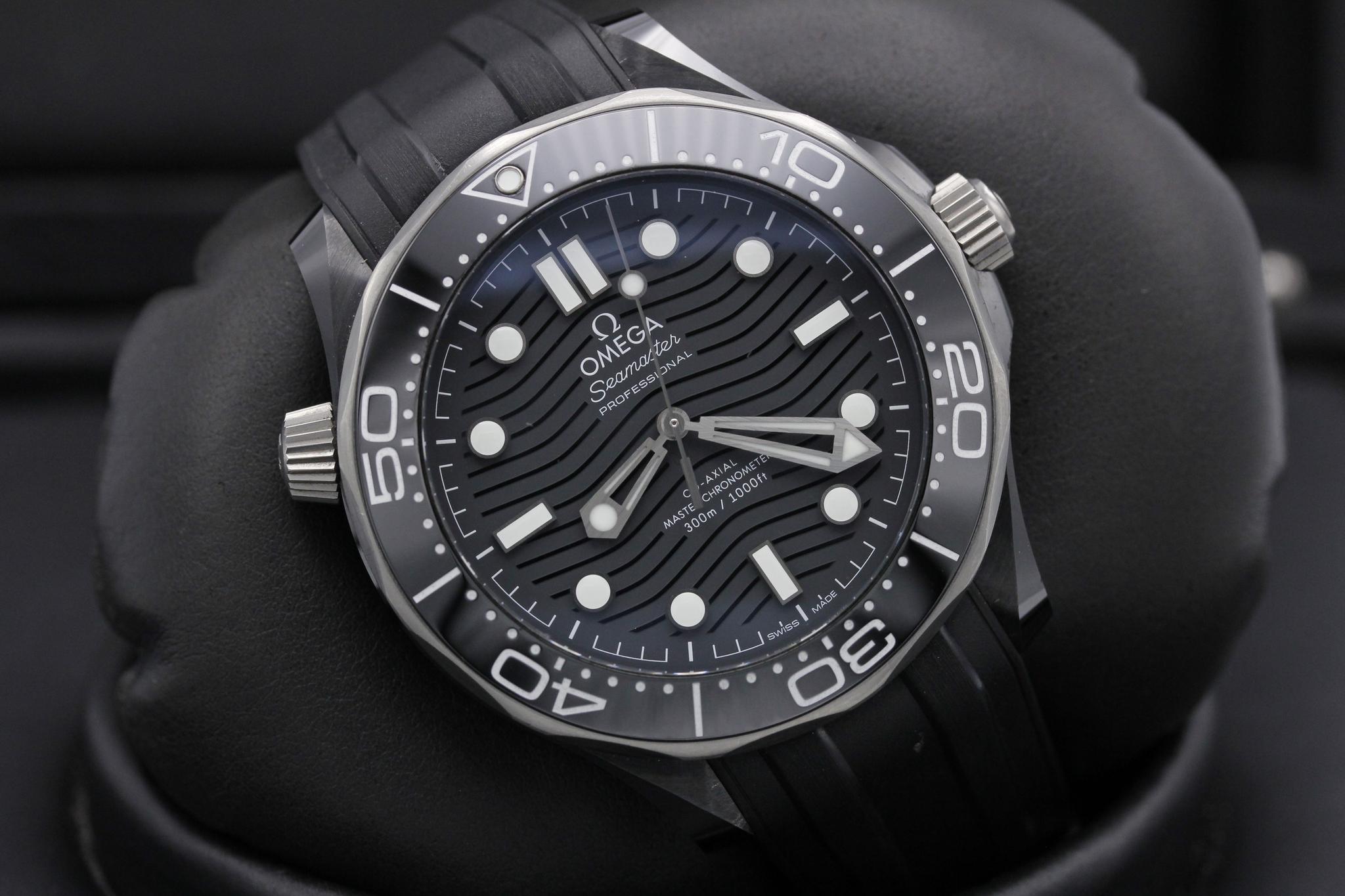 Watch Image 10