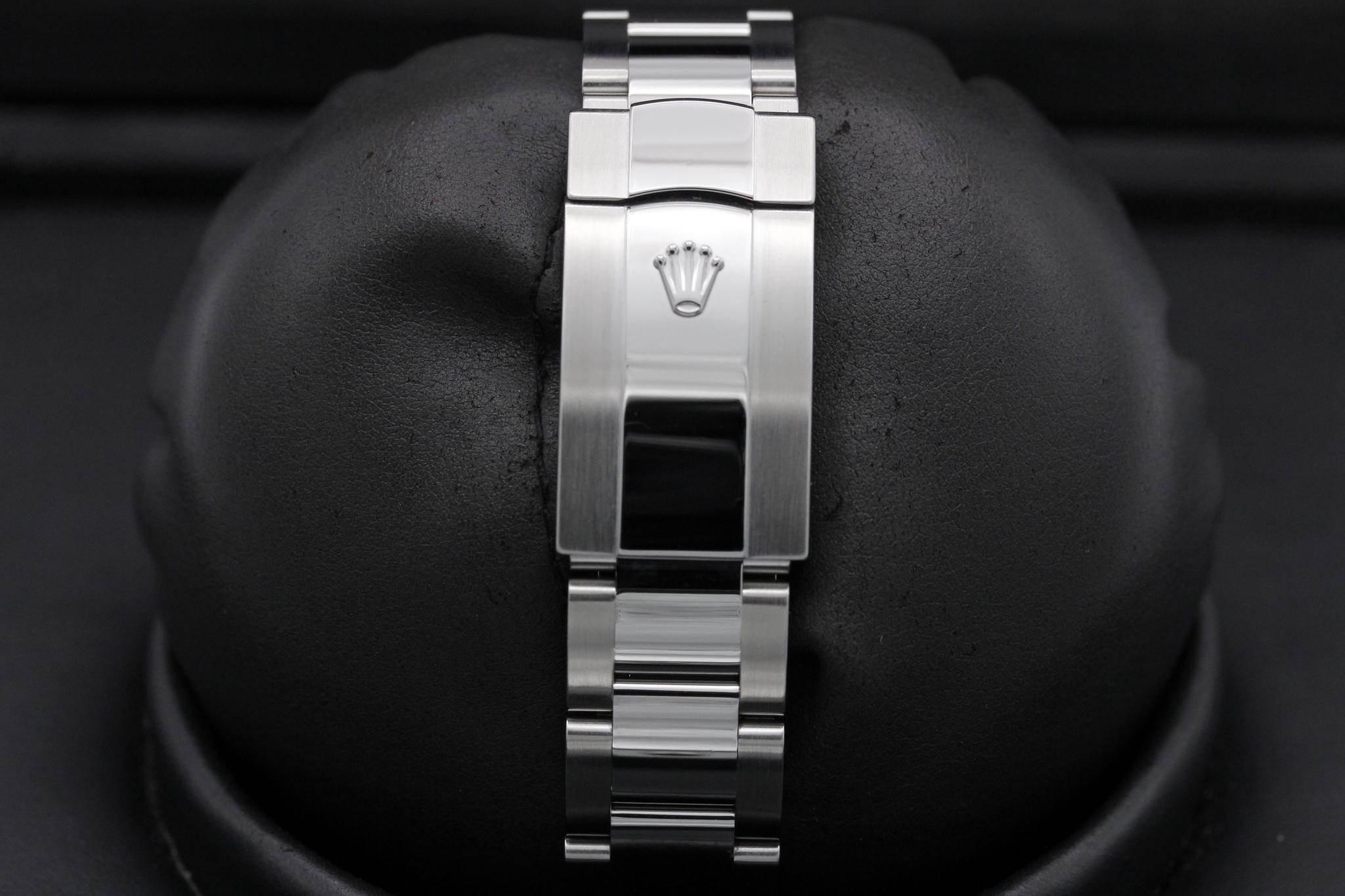 Watch Image 8