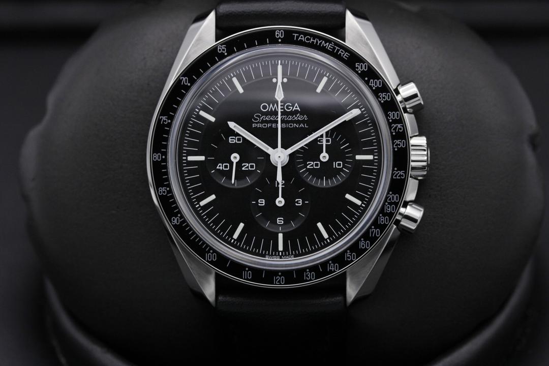 Omega Speedmaster "Sapphire" 310.32.42.50.01.001