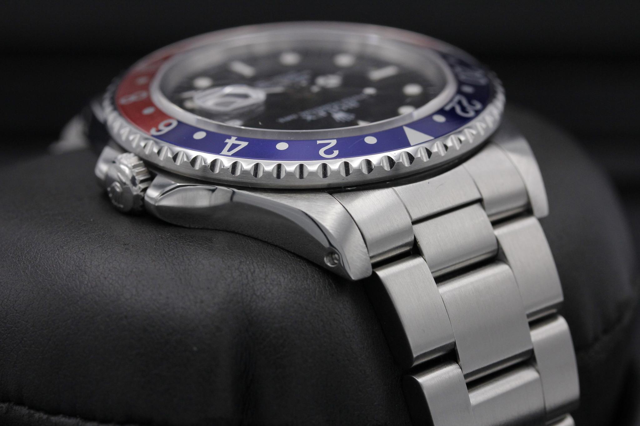 Watch Image 4