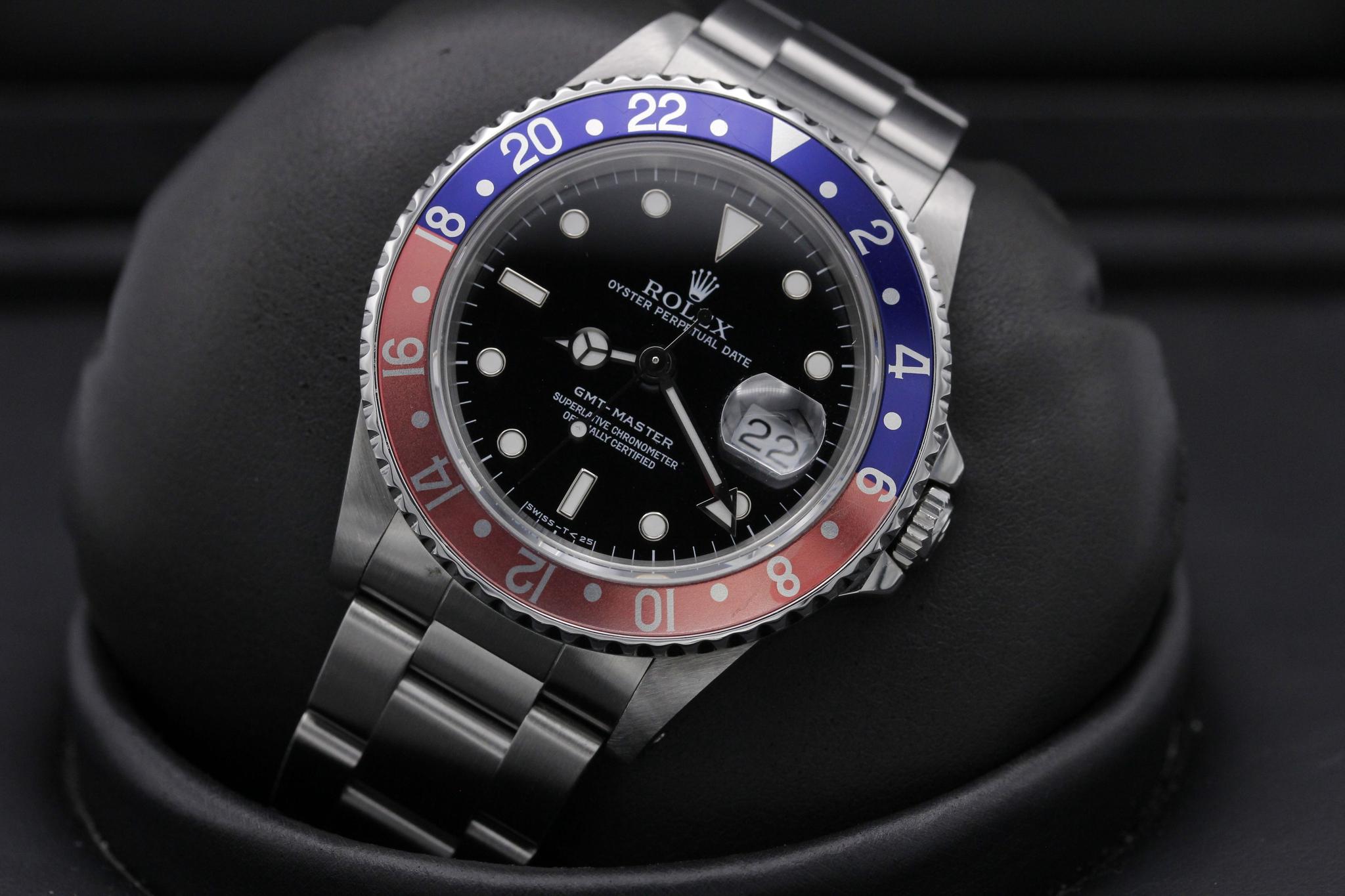 Watch Image 12