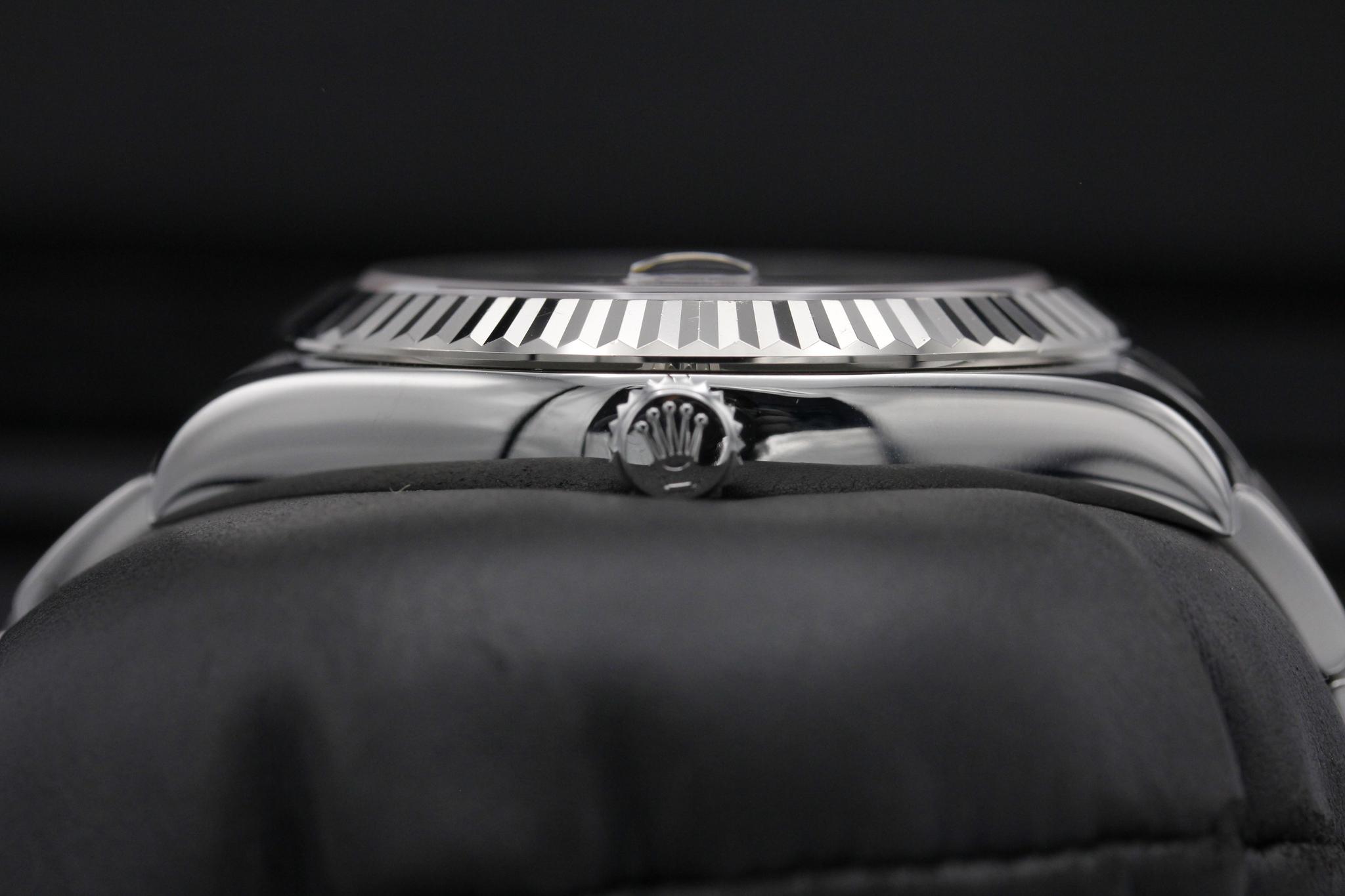 Watch Image 3