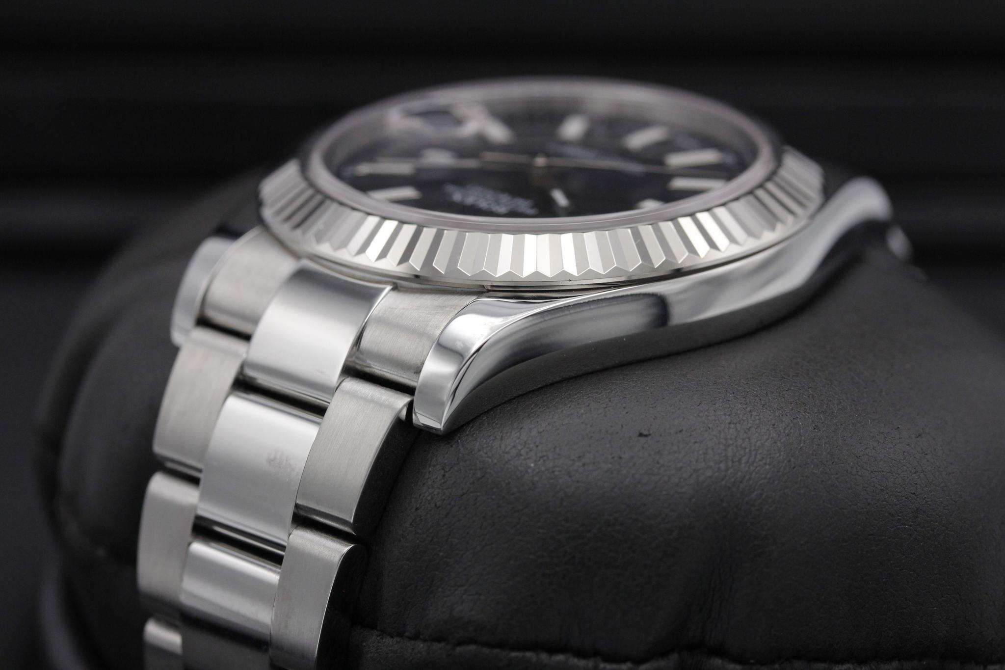Watch Image 5