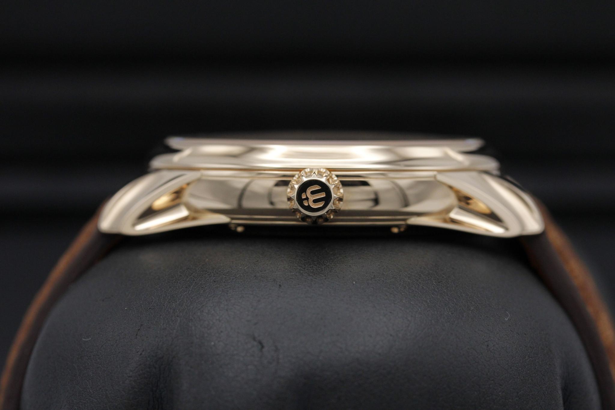 Watch Image 3