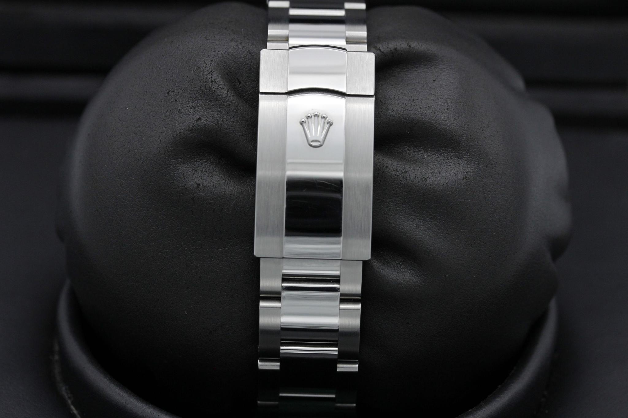 Watch Image 8