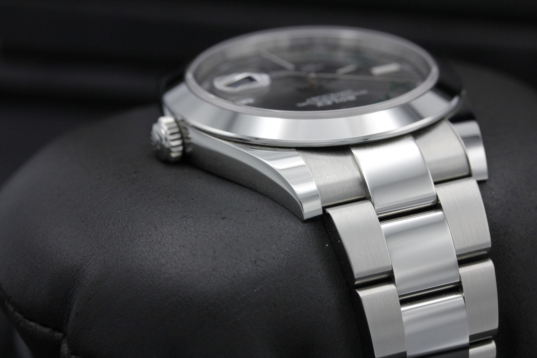 Watch Image 4