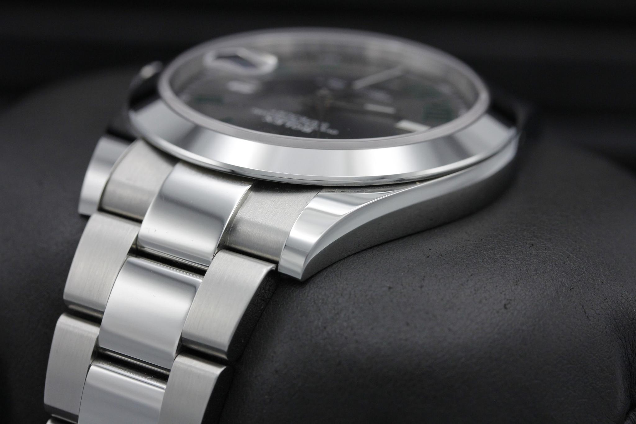 Watch Image 6