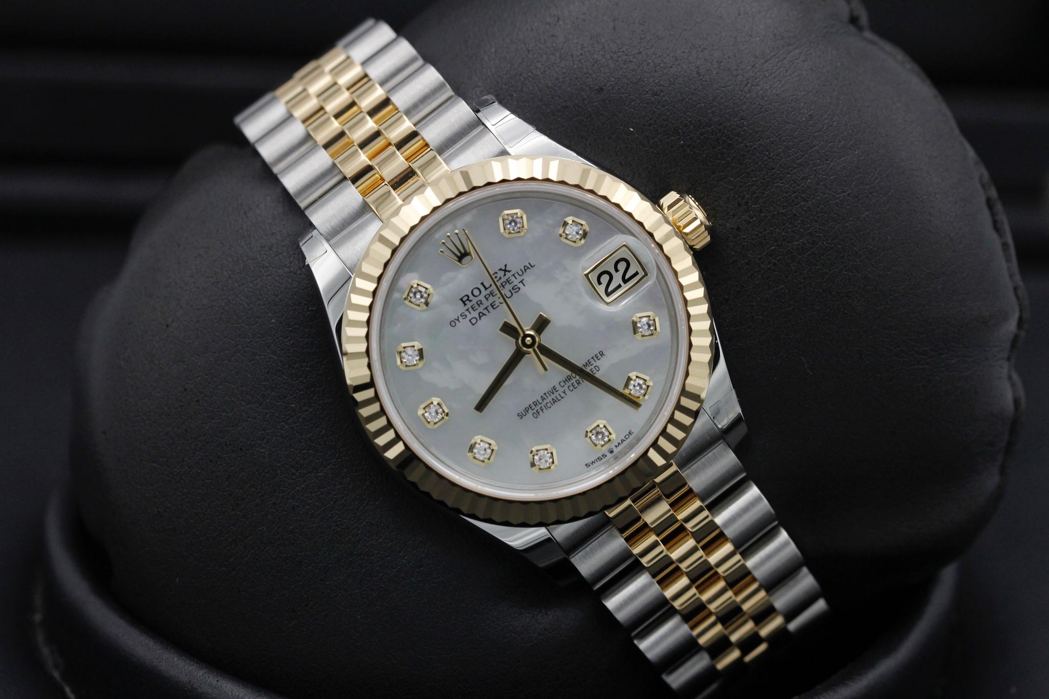 Watch Image 9