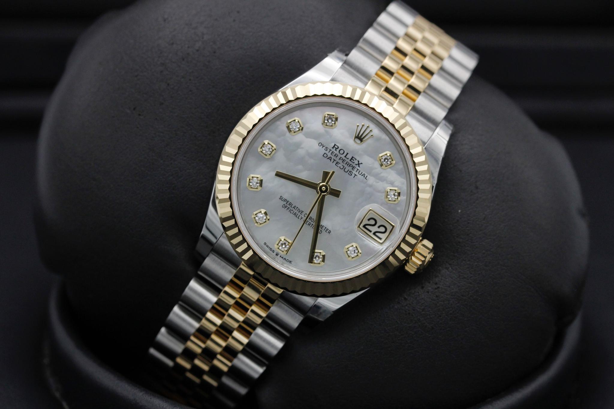 Watch Image 10