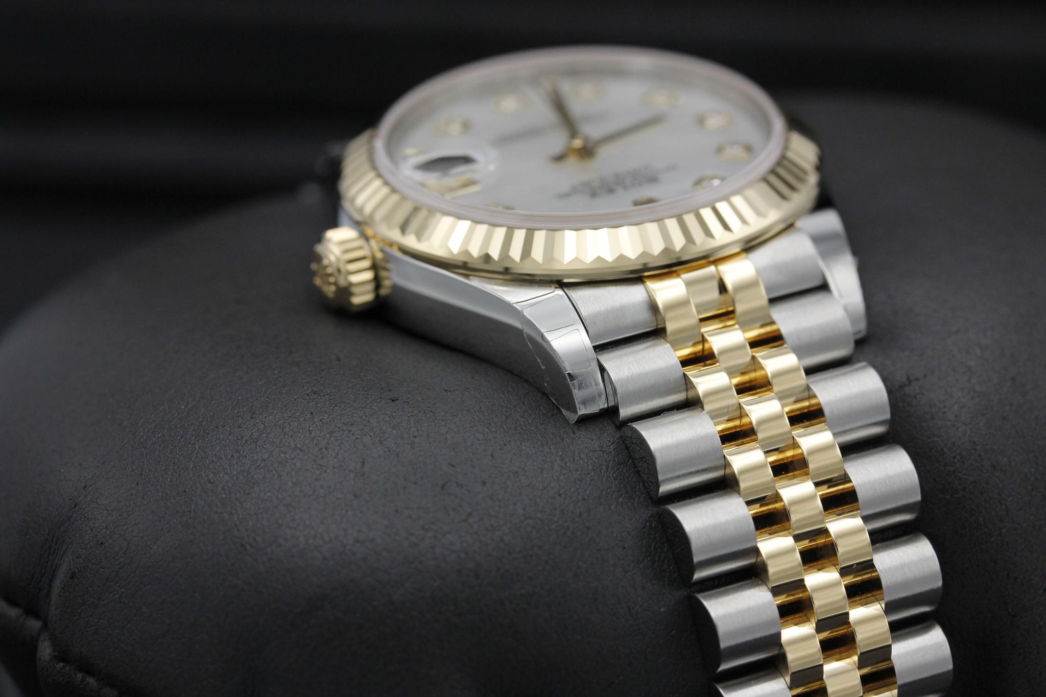 Watch Image 4
