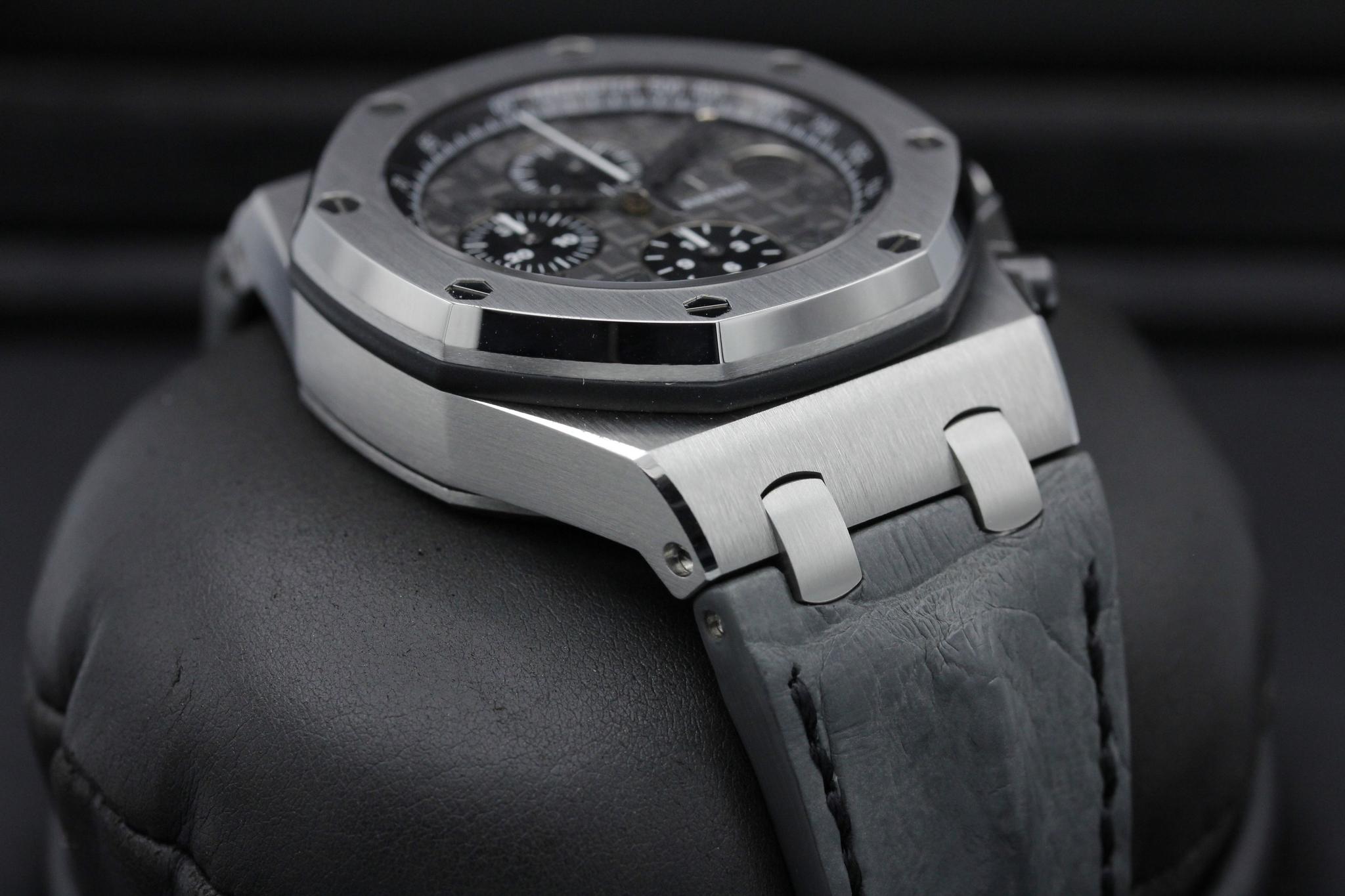 Watch Image 6
