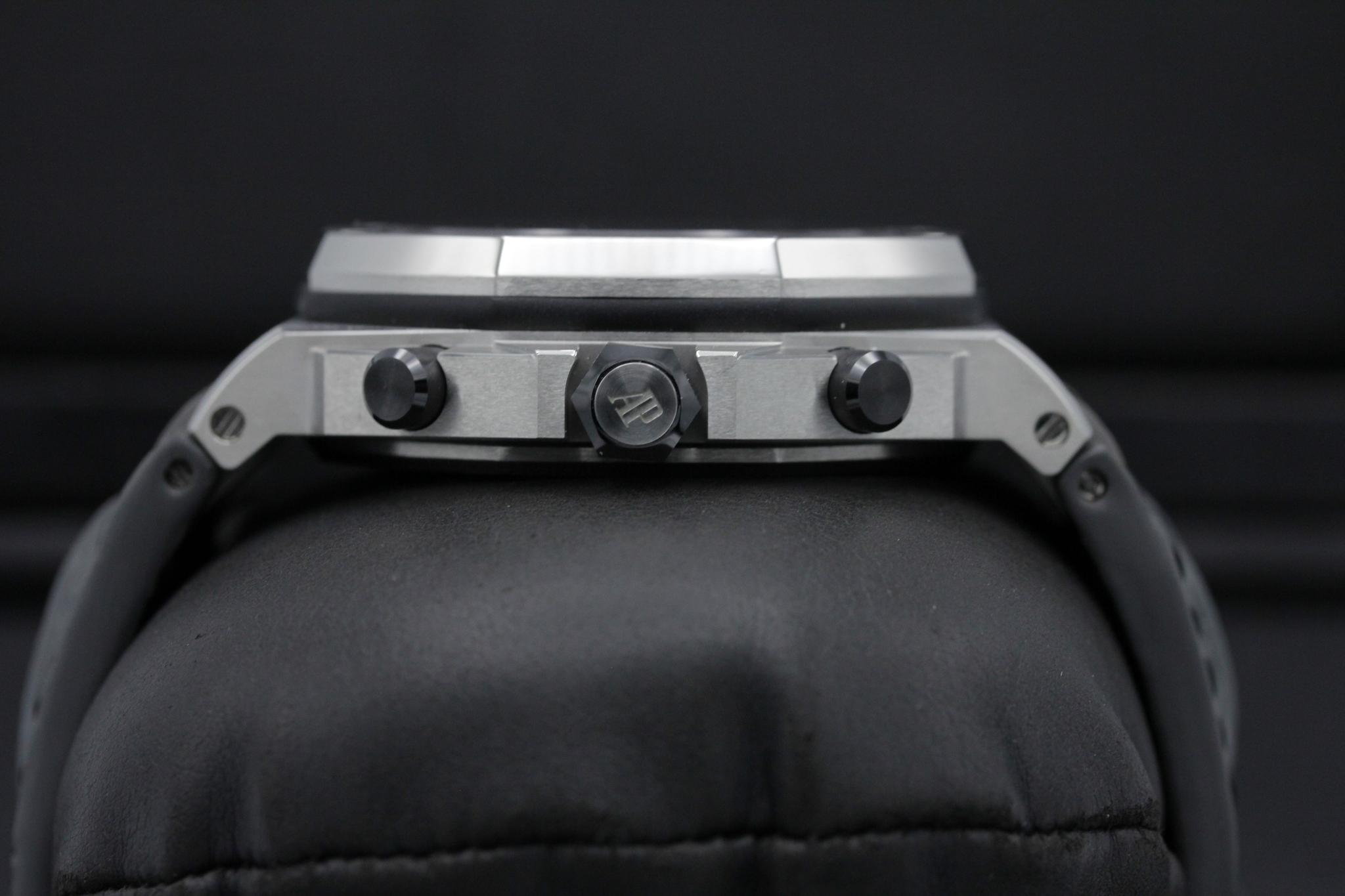 Watch Image 3