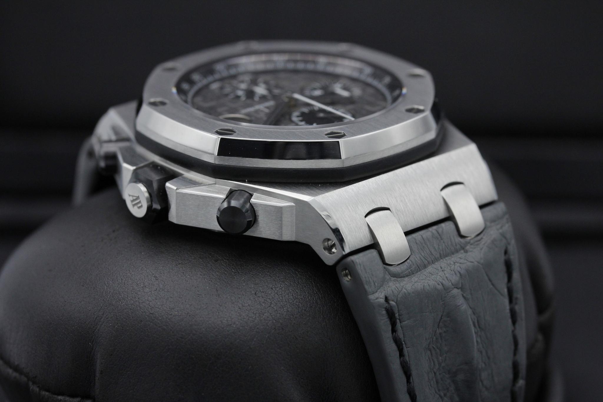 Watch Image 4