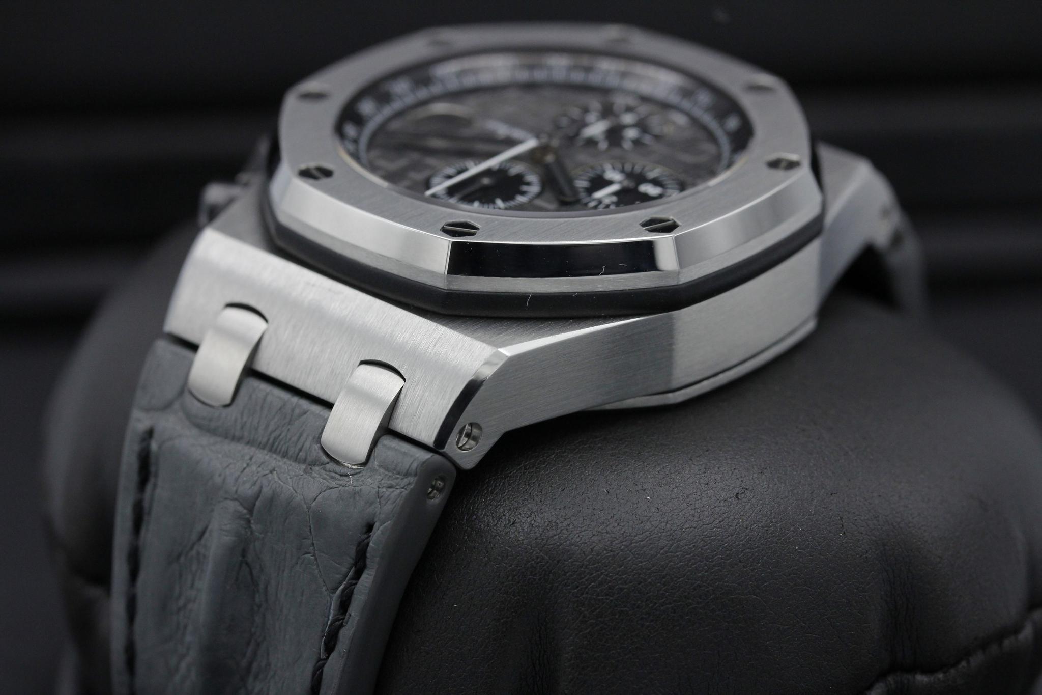 Watch Image 5
