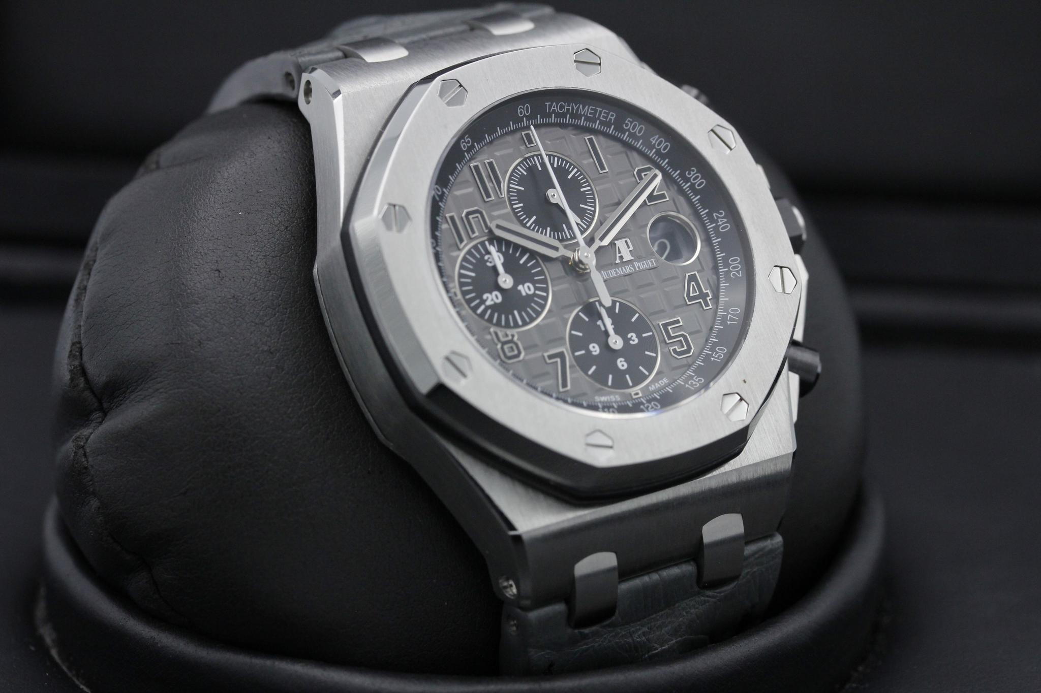 Watch Image 10