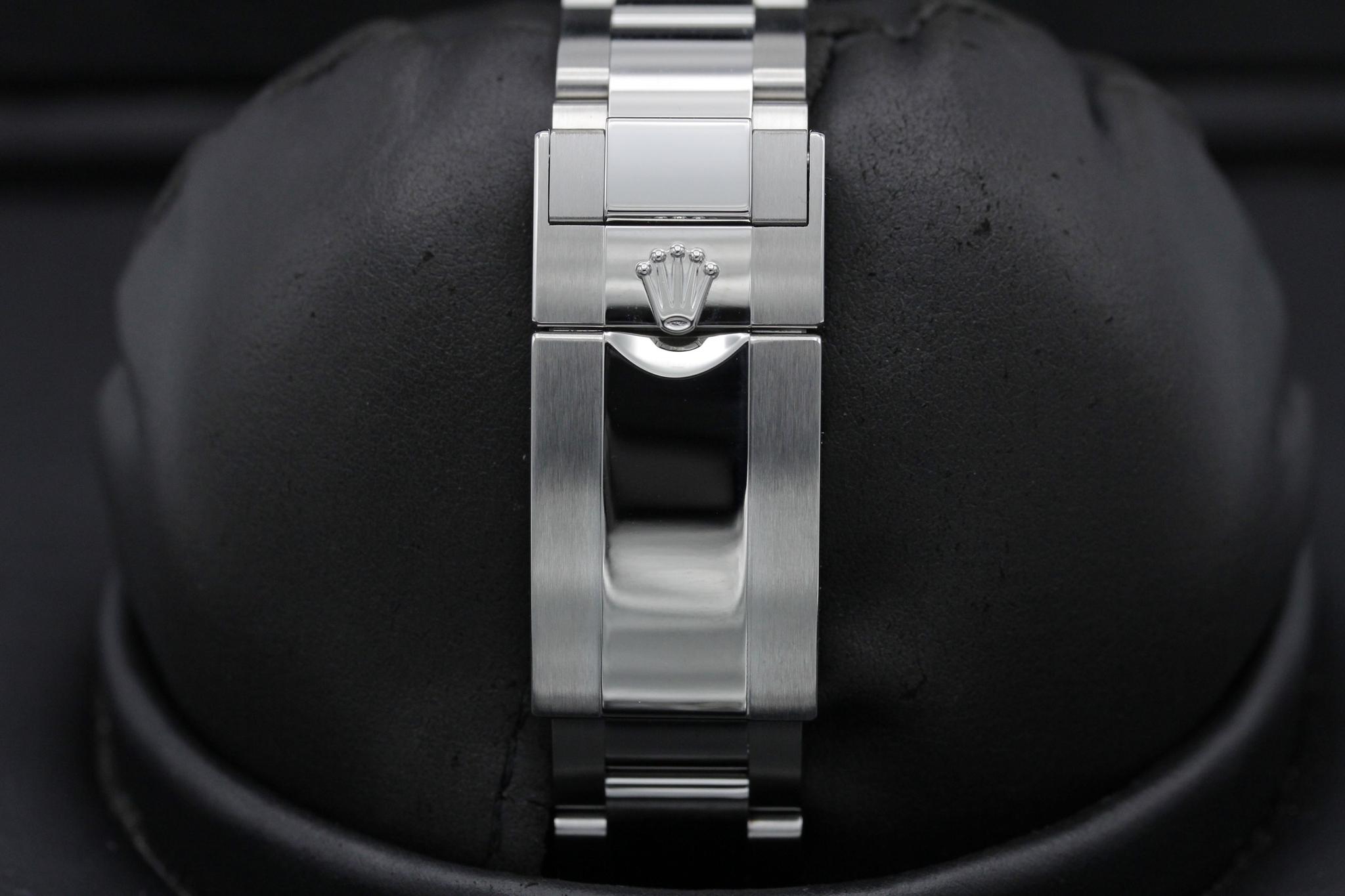 Watch Image 8