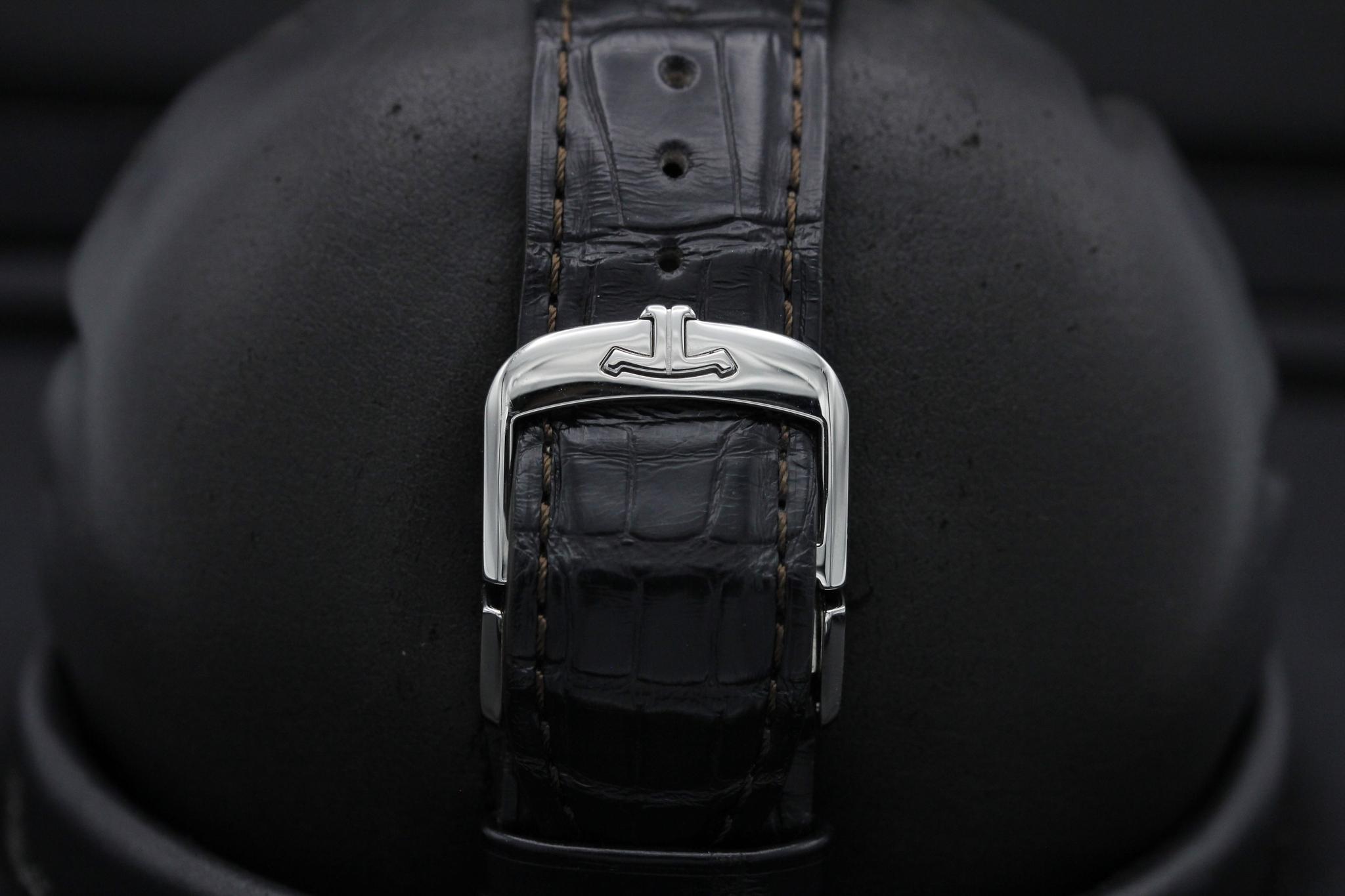 Watch Image 8