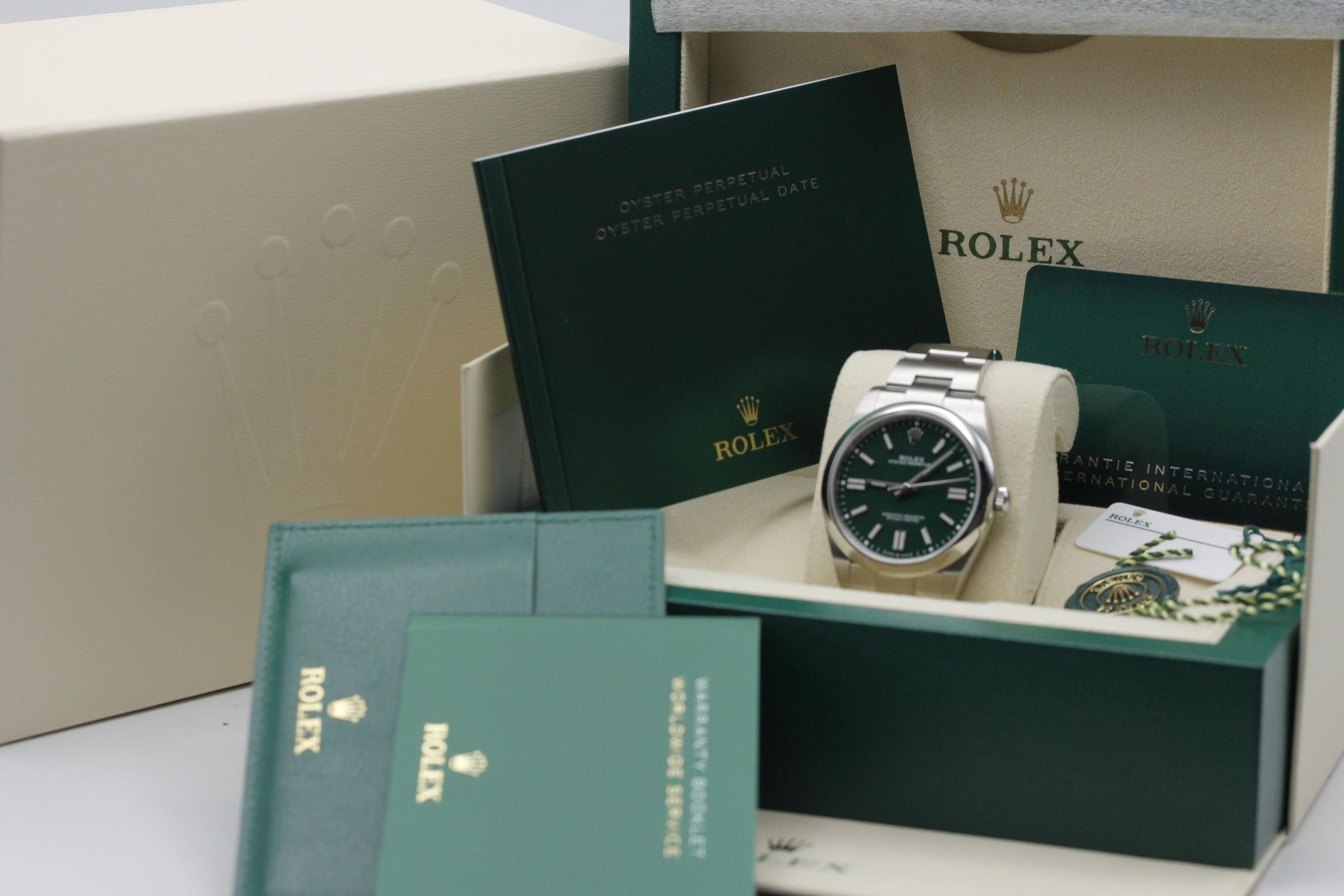 Watch Image 11