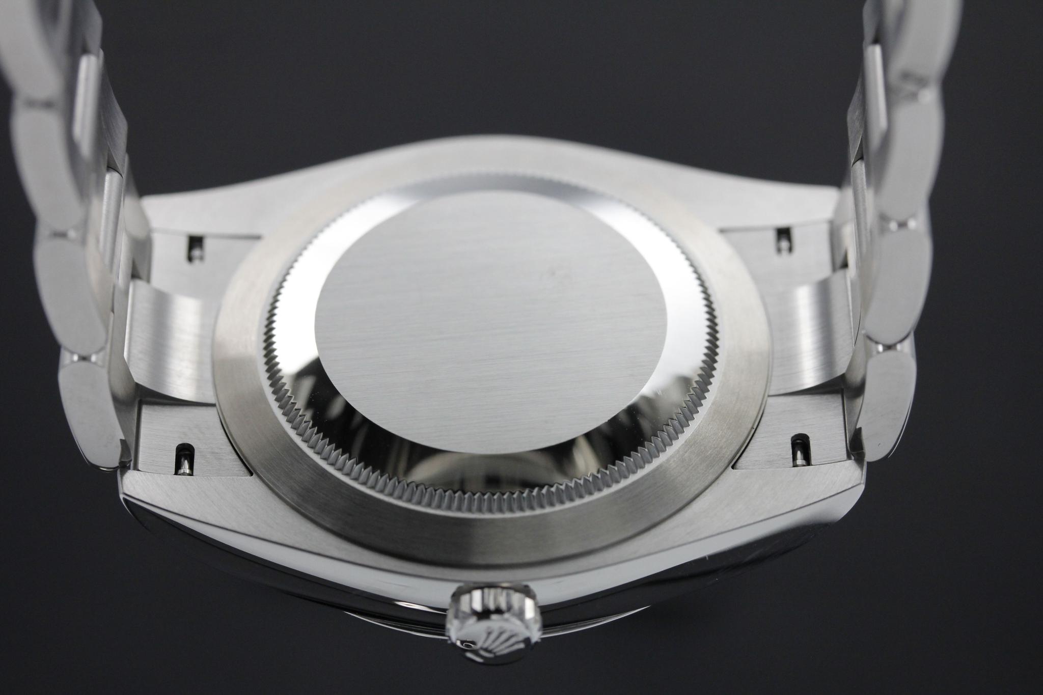 Watch Image 7