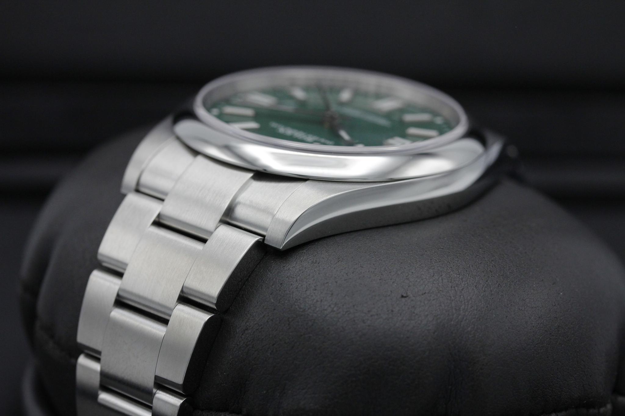 Watch Image 5