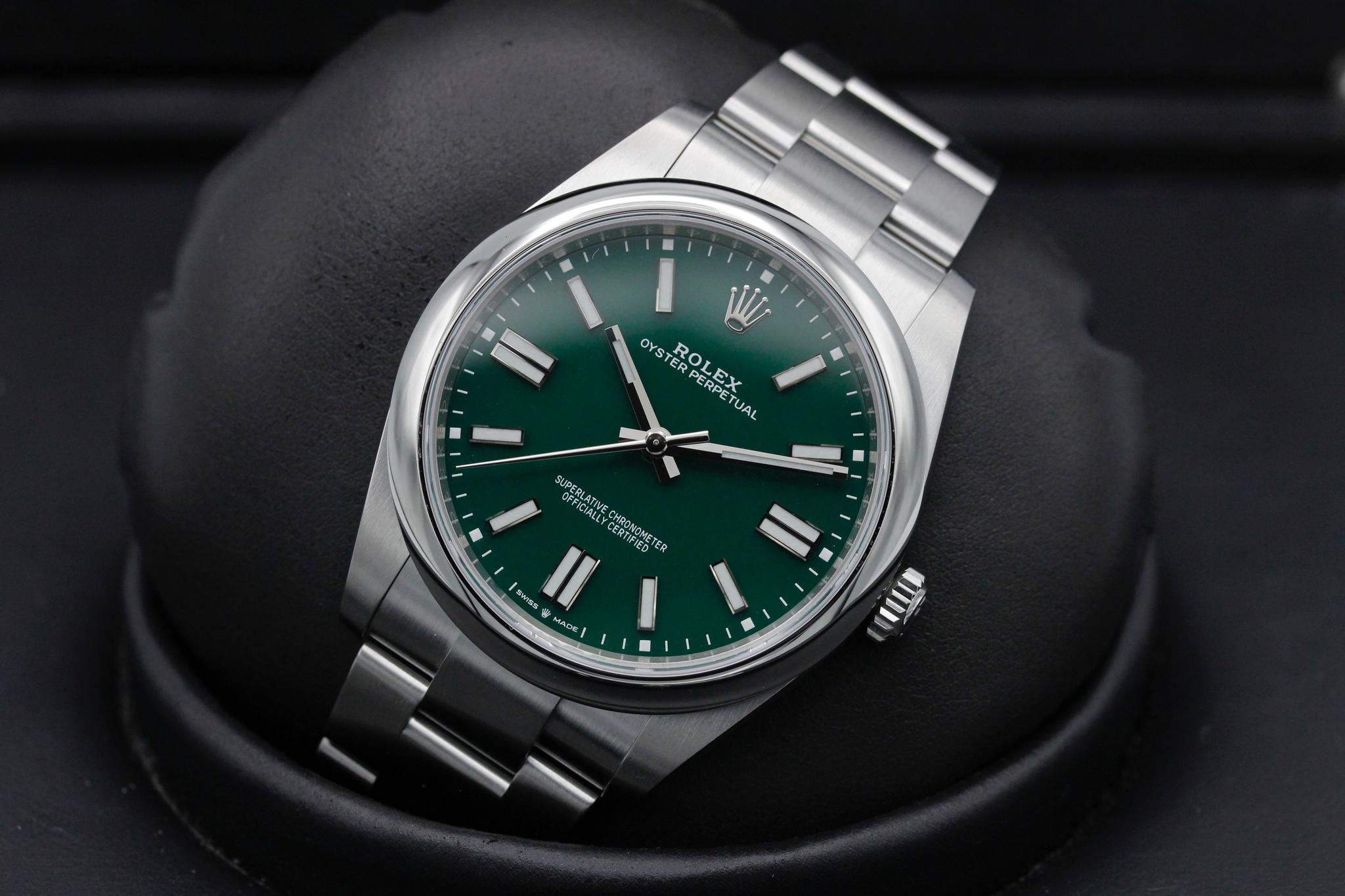 Watch Image 9