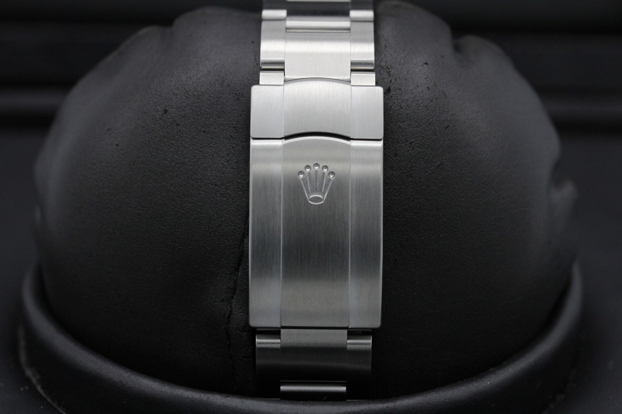 Watch Image 8