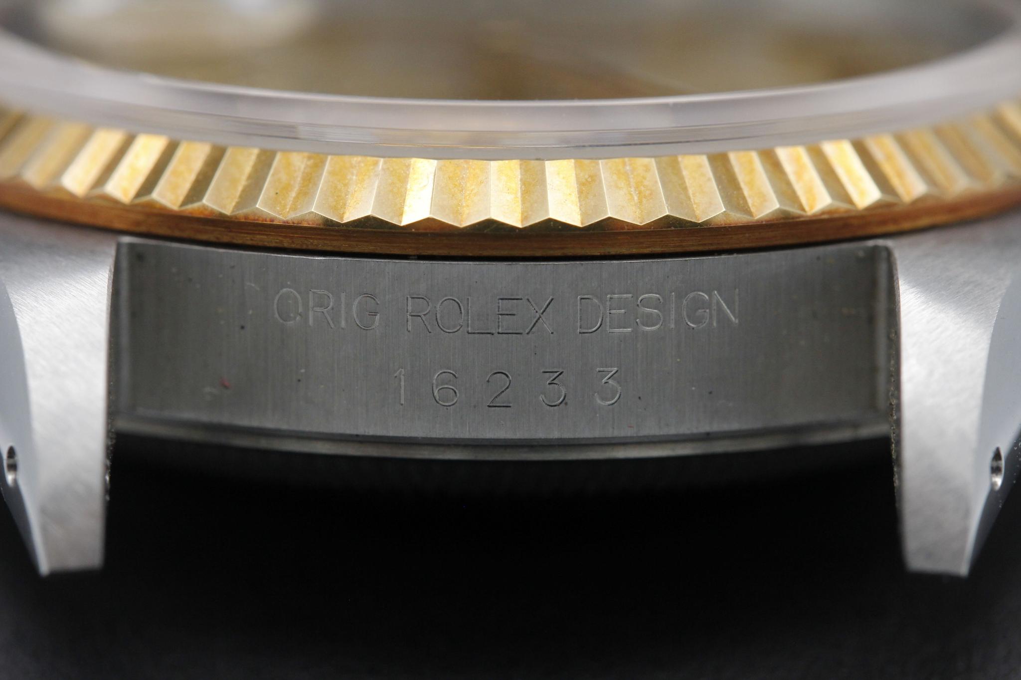 Watch Image 12