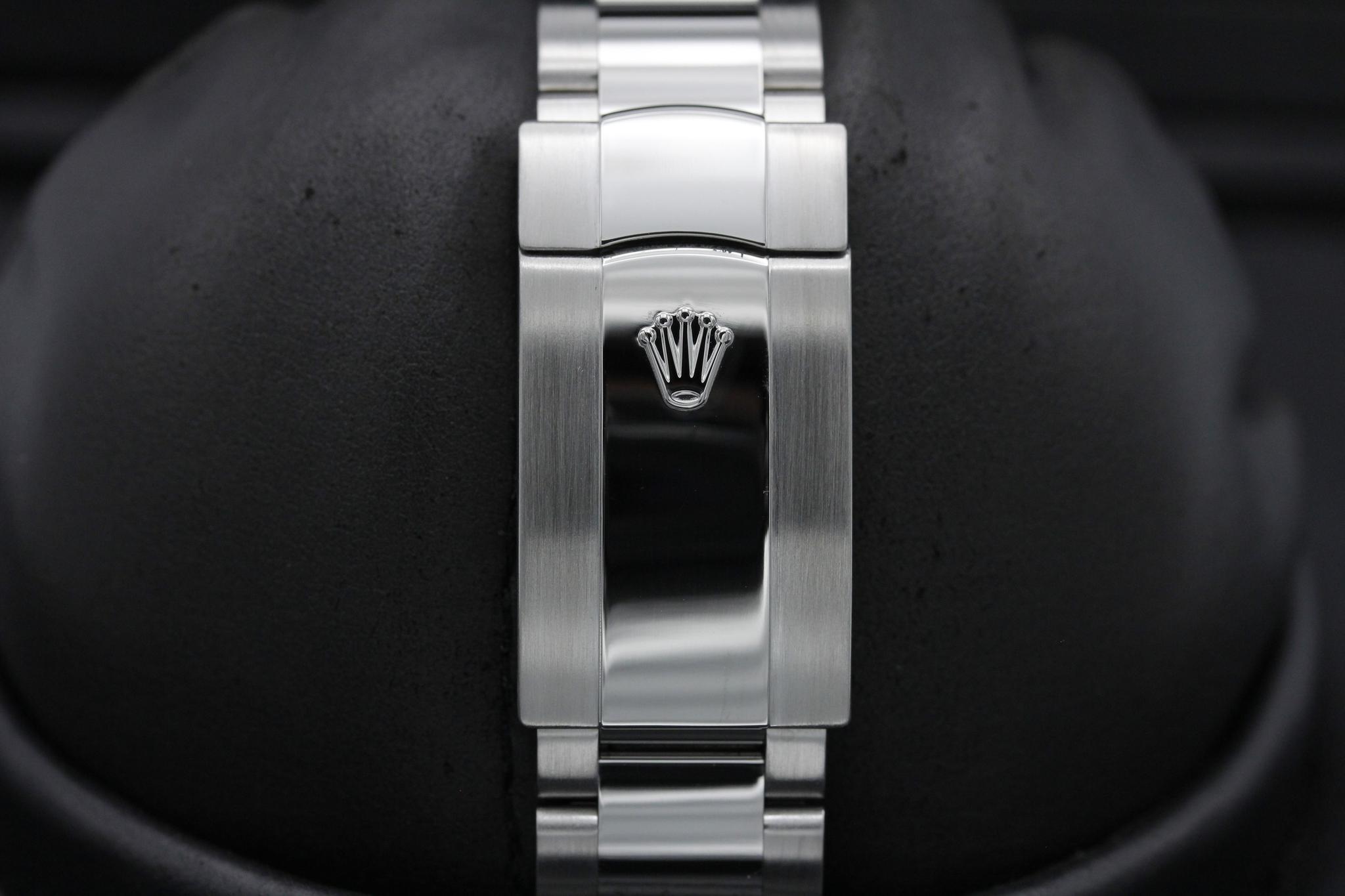 Watch Image 8