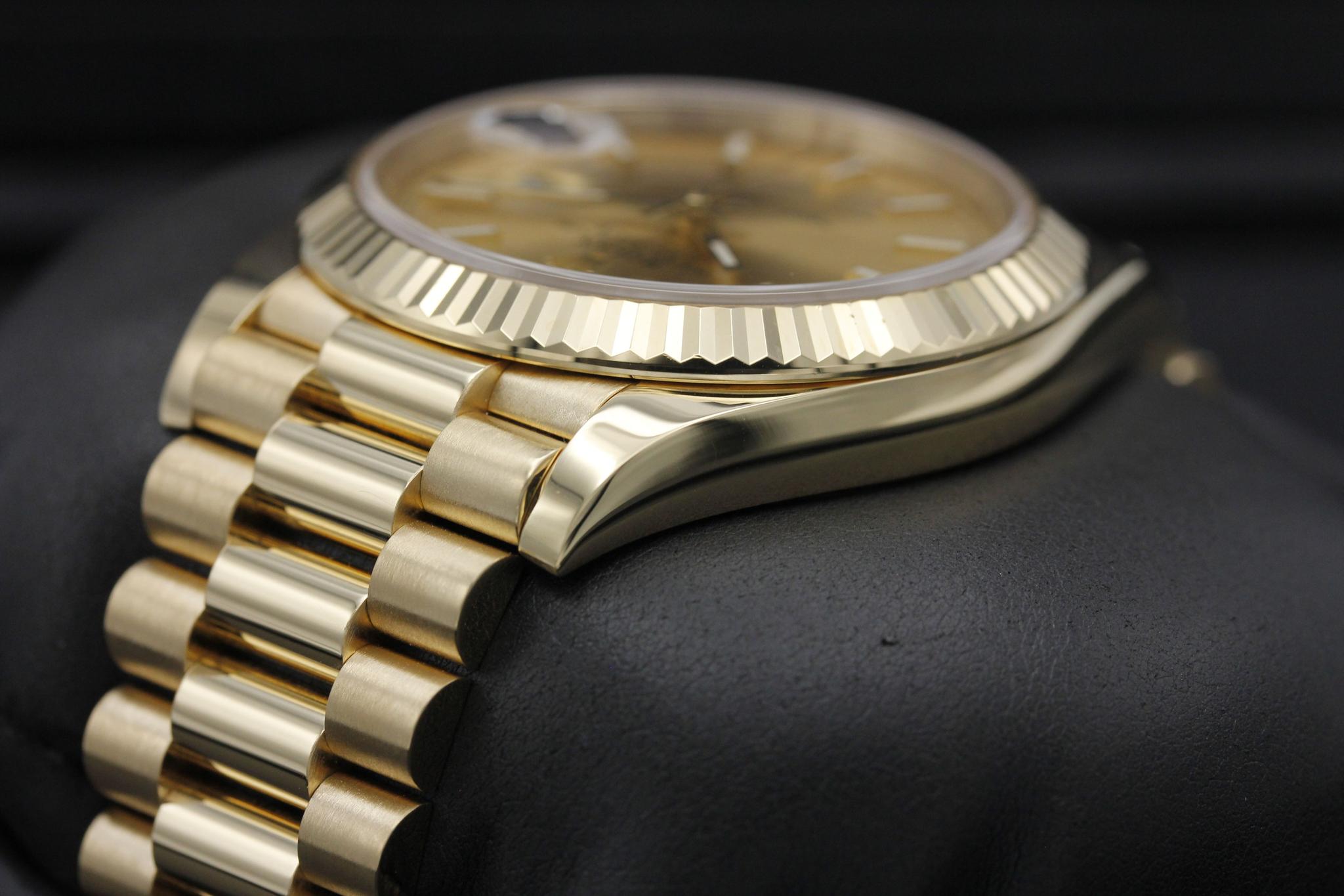 Watch Image 5