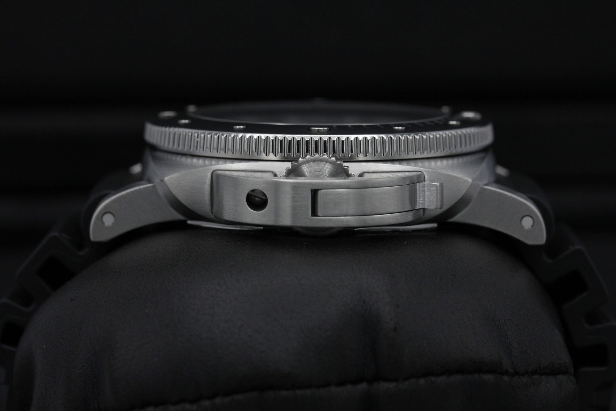 Watch Image 3
