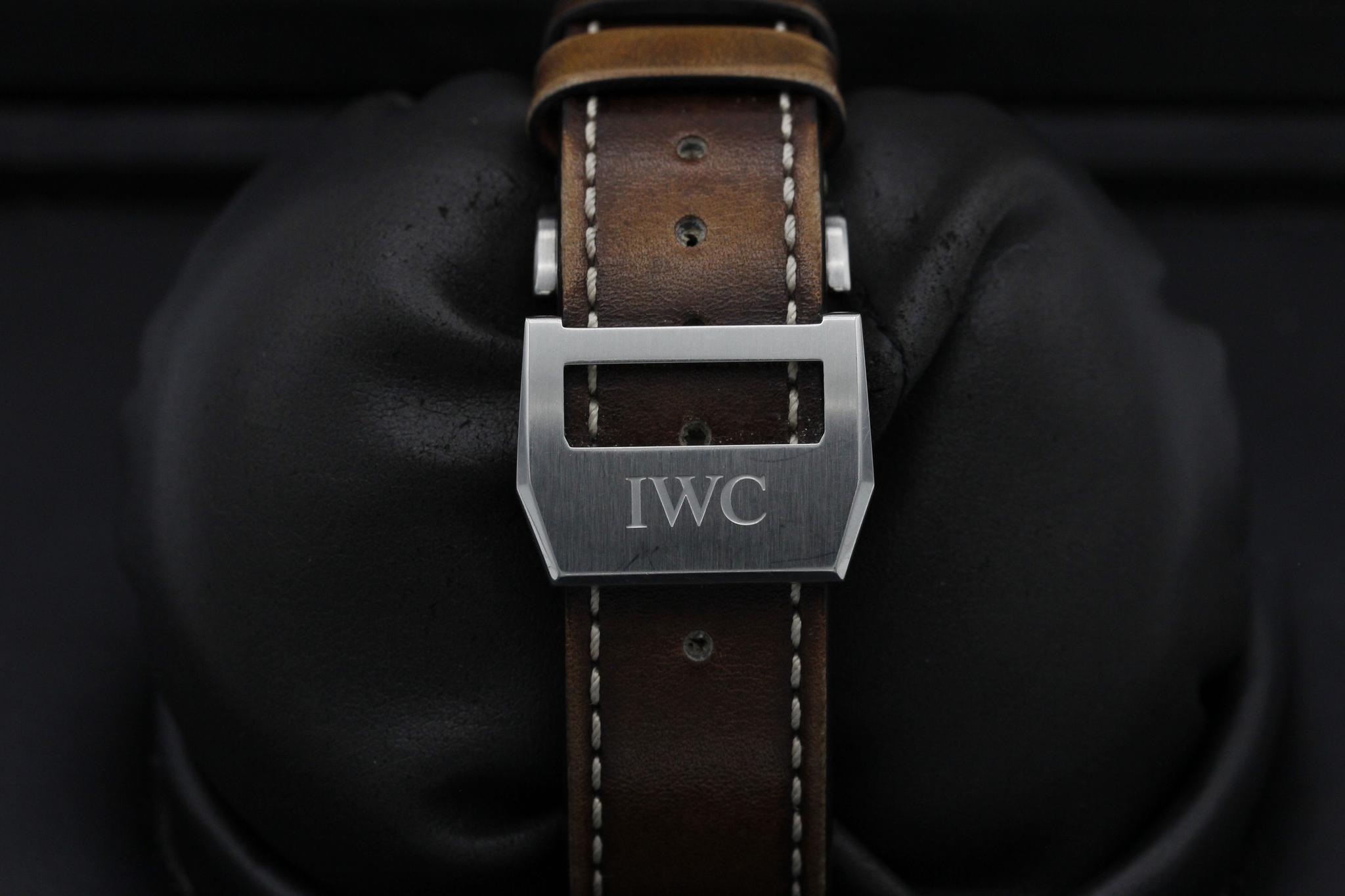 Watch Image 8