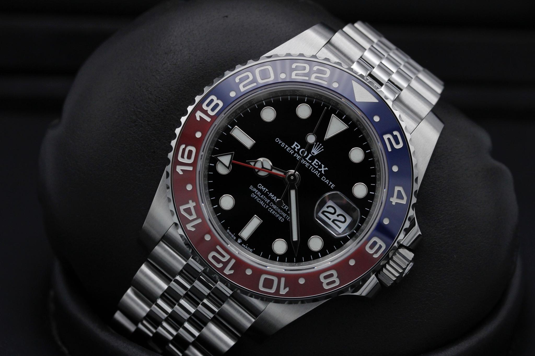 Watch Image 10