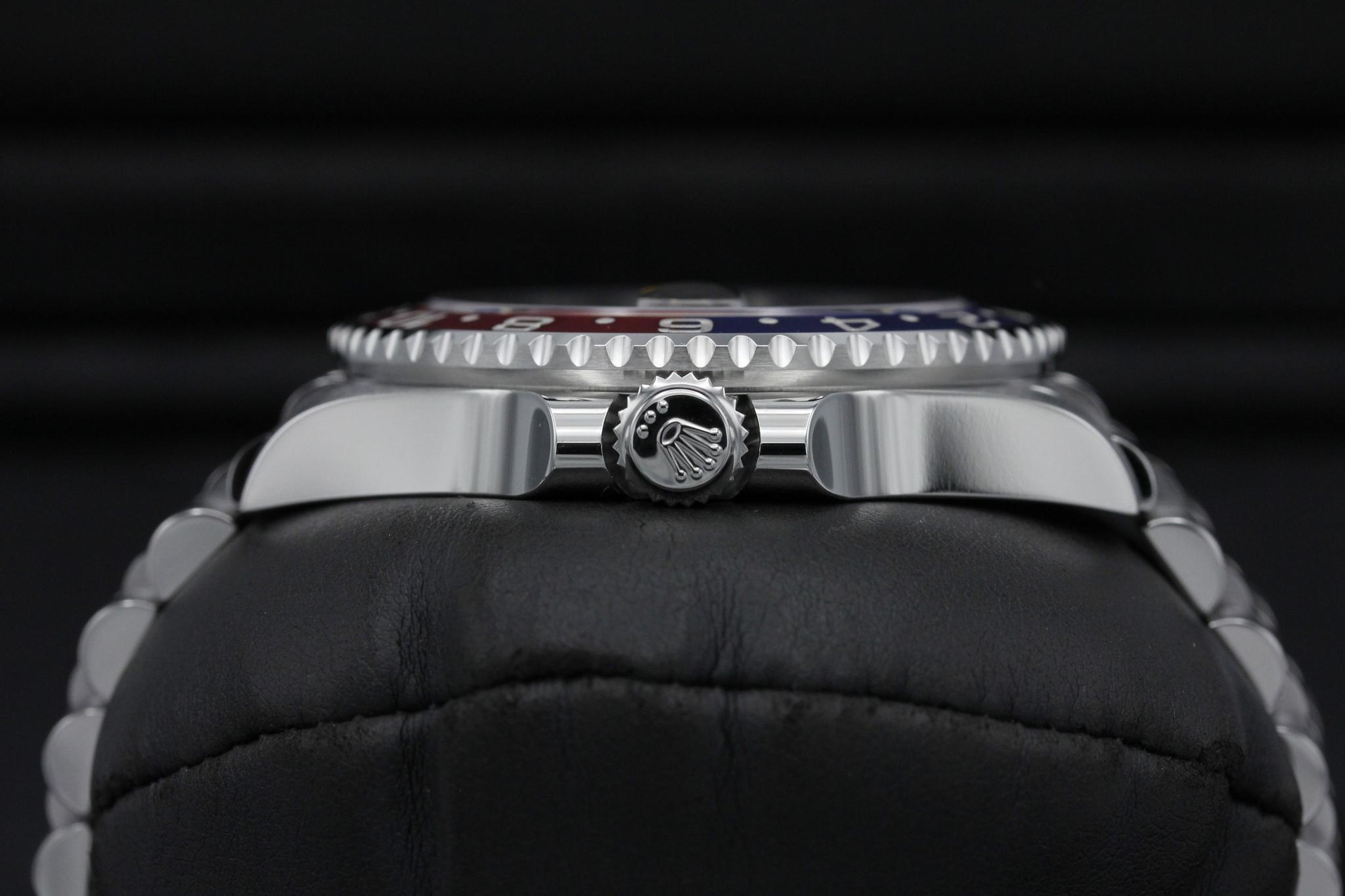 Watch Image 3